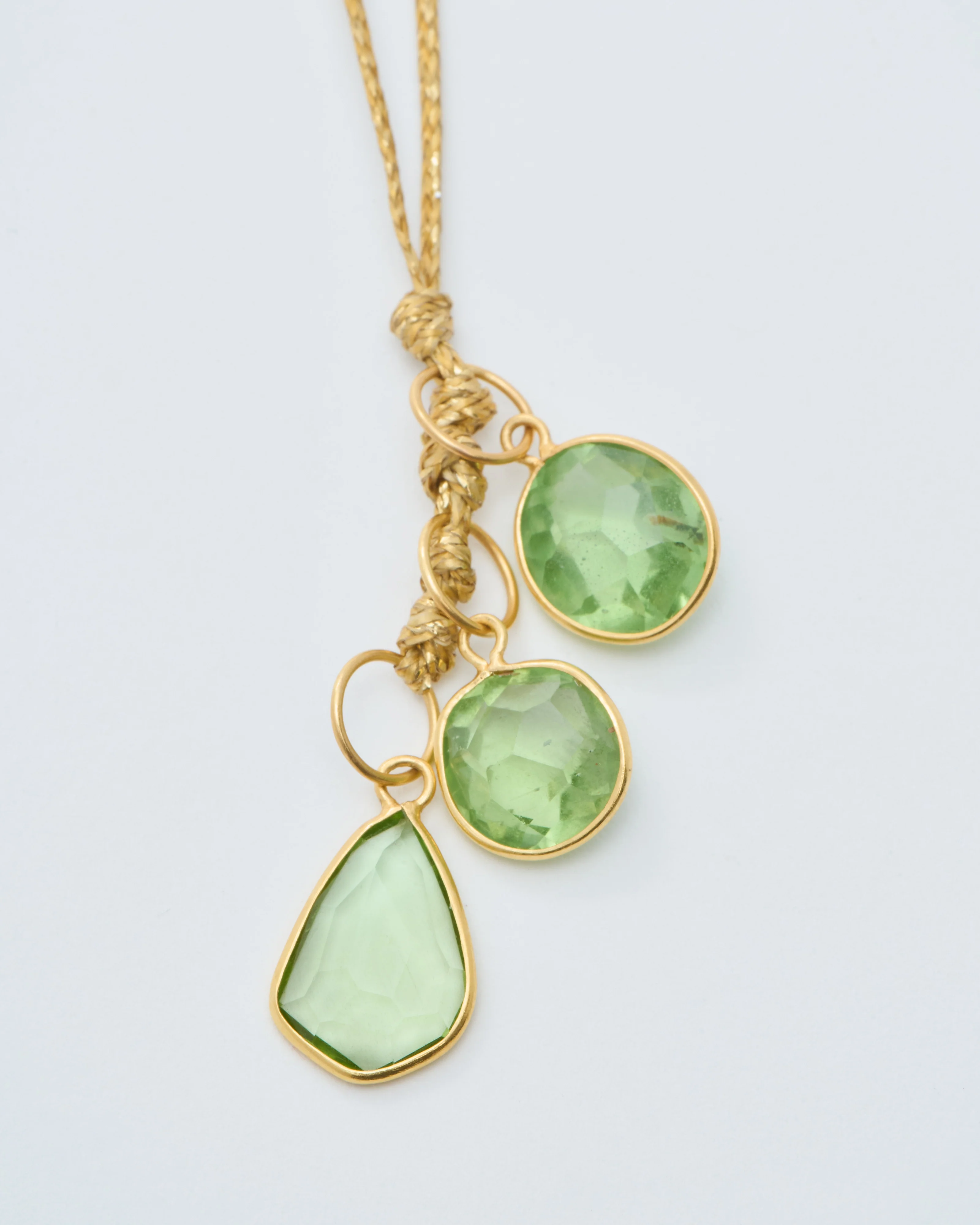 18kt gold pstm myanmar tender triple pendants on cord - Image 4