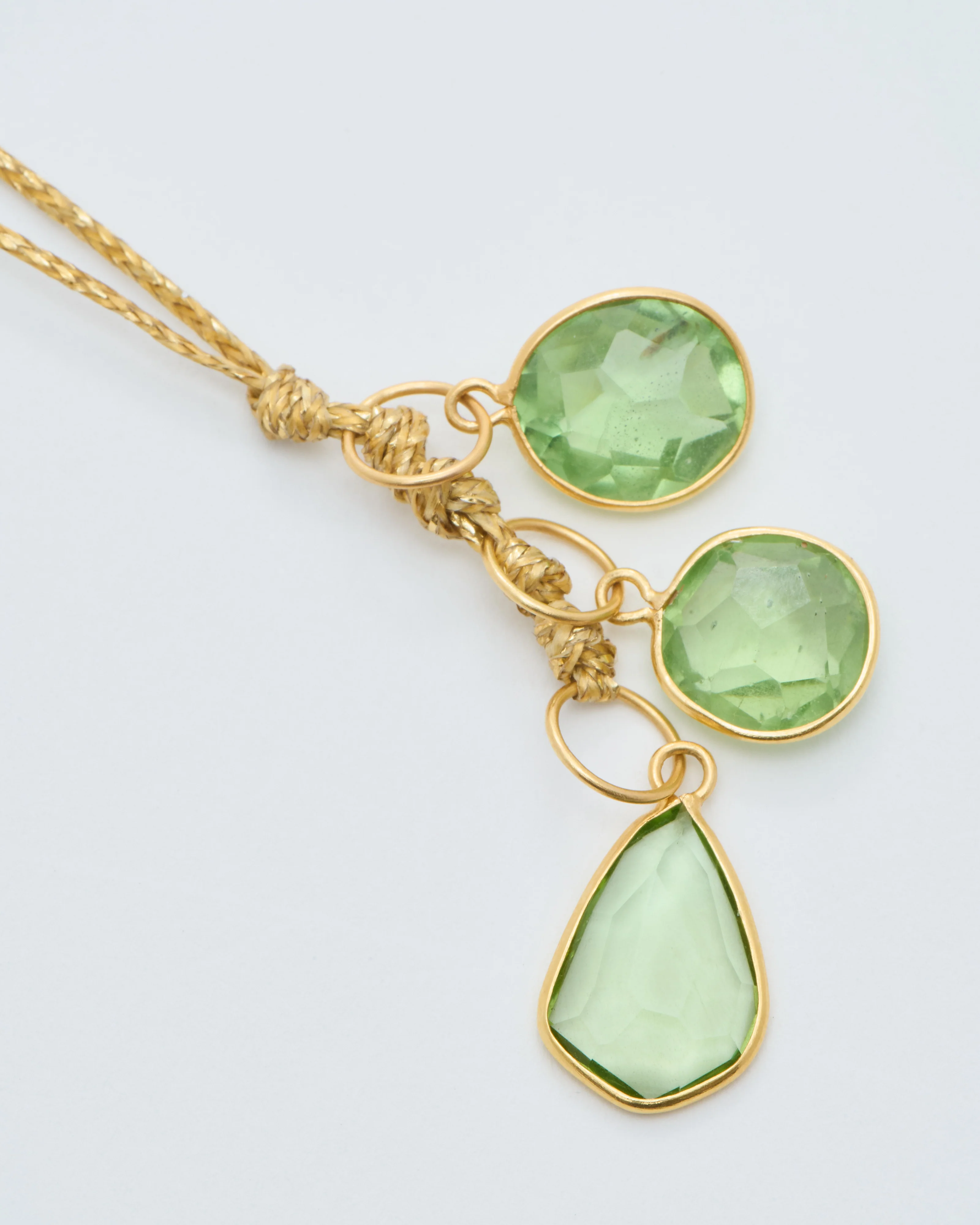 18kt gold pstm myanmar tender triple pendants on cord - Image 5