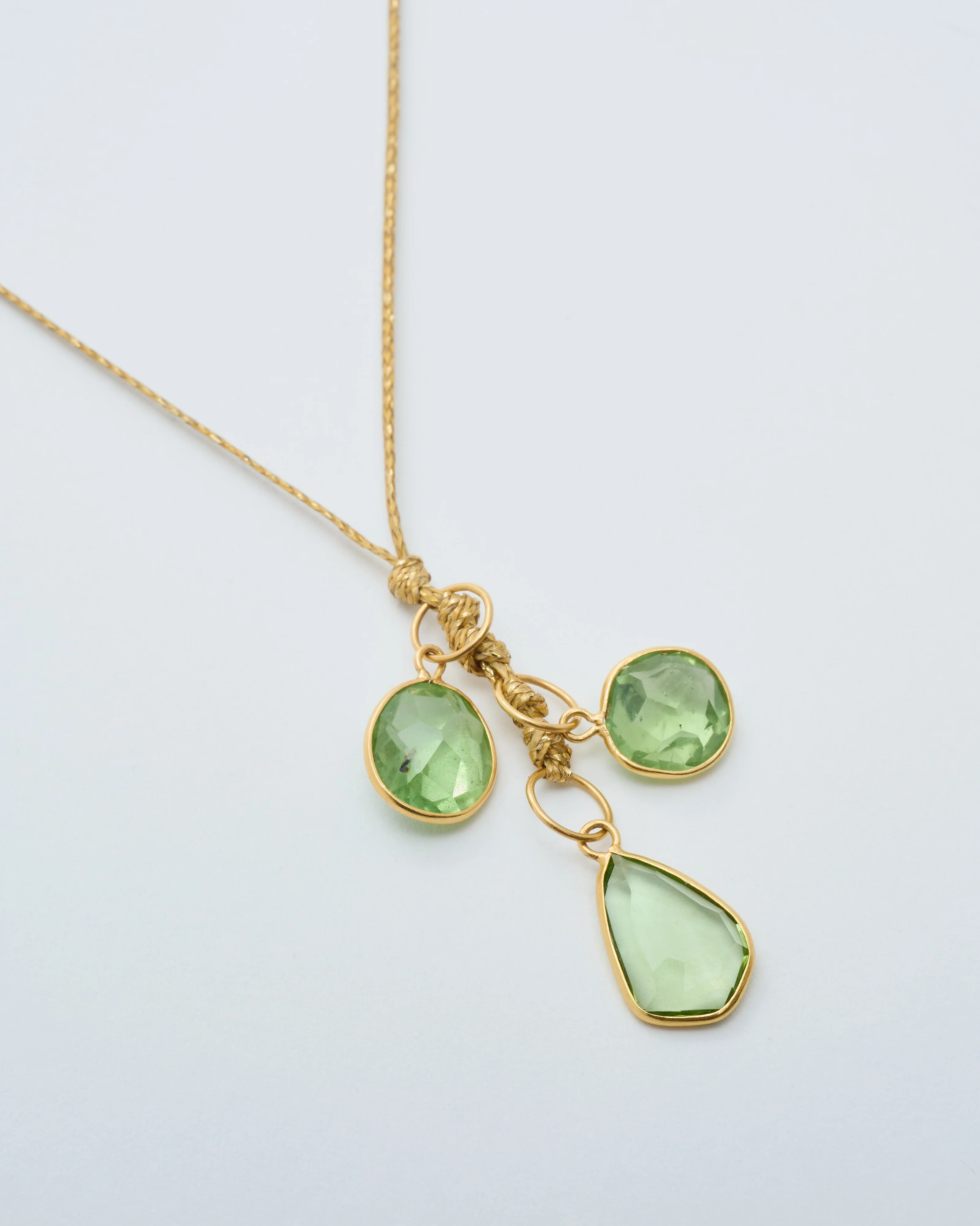 18kt gold pstm myanmar tender triple pendants on cord - Image 6