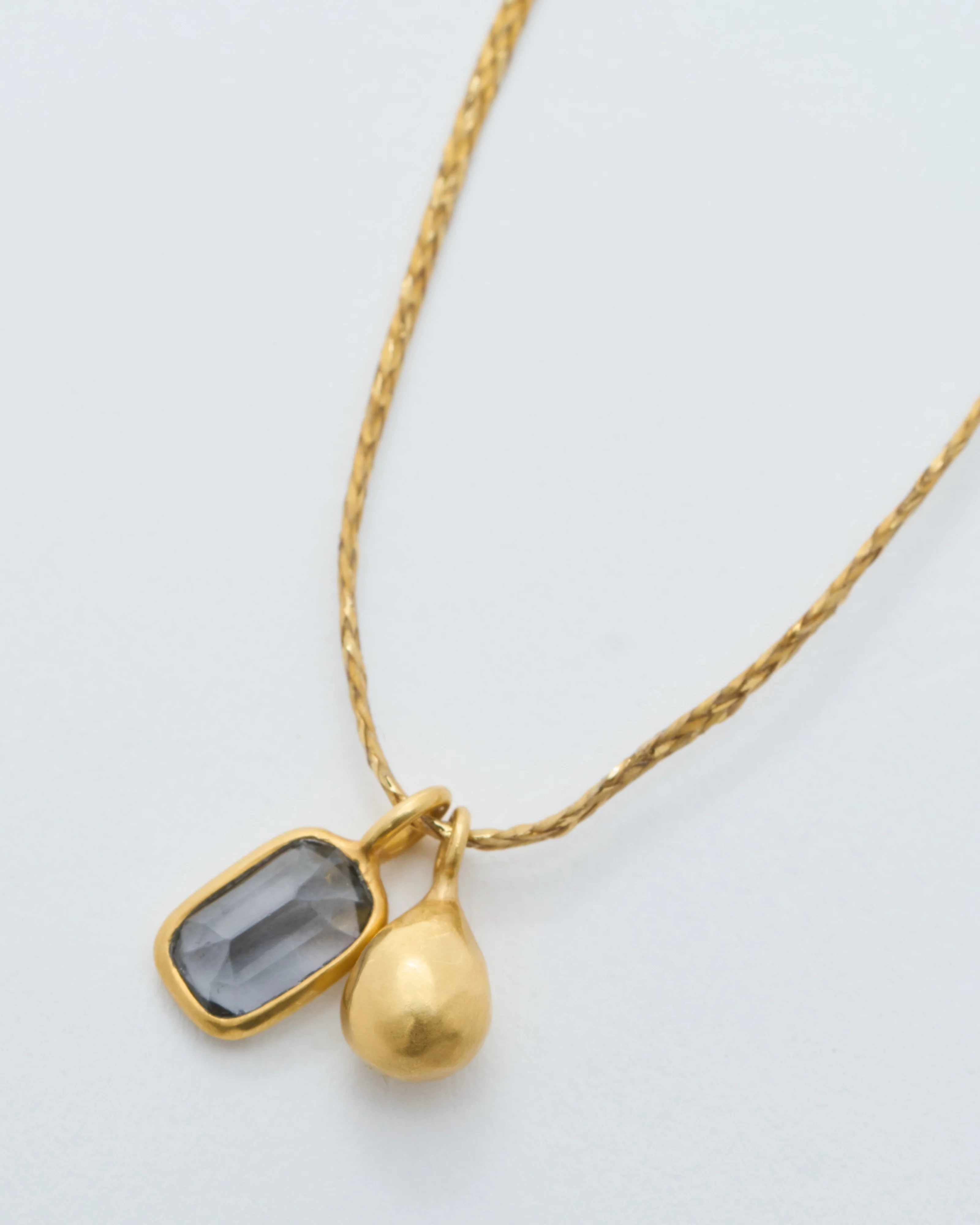 18kt gold the middle path drop and spinel on cord - Image 4