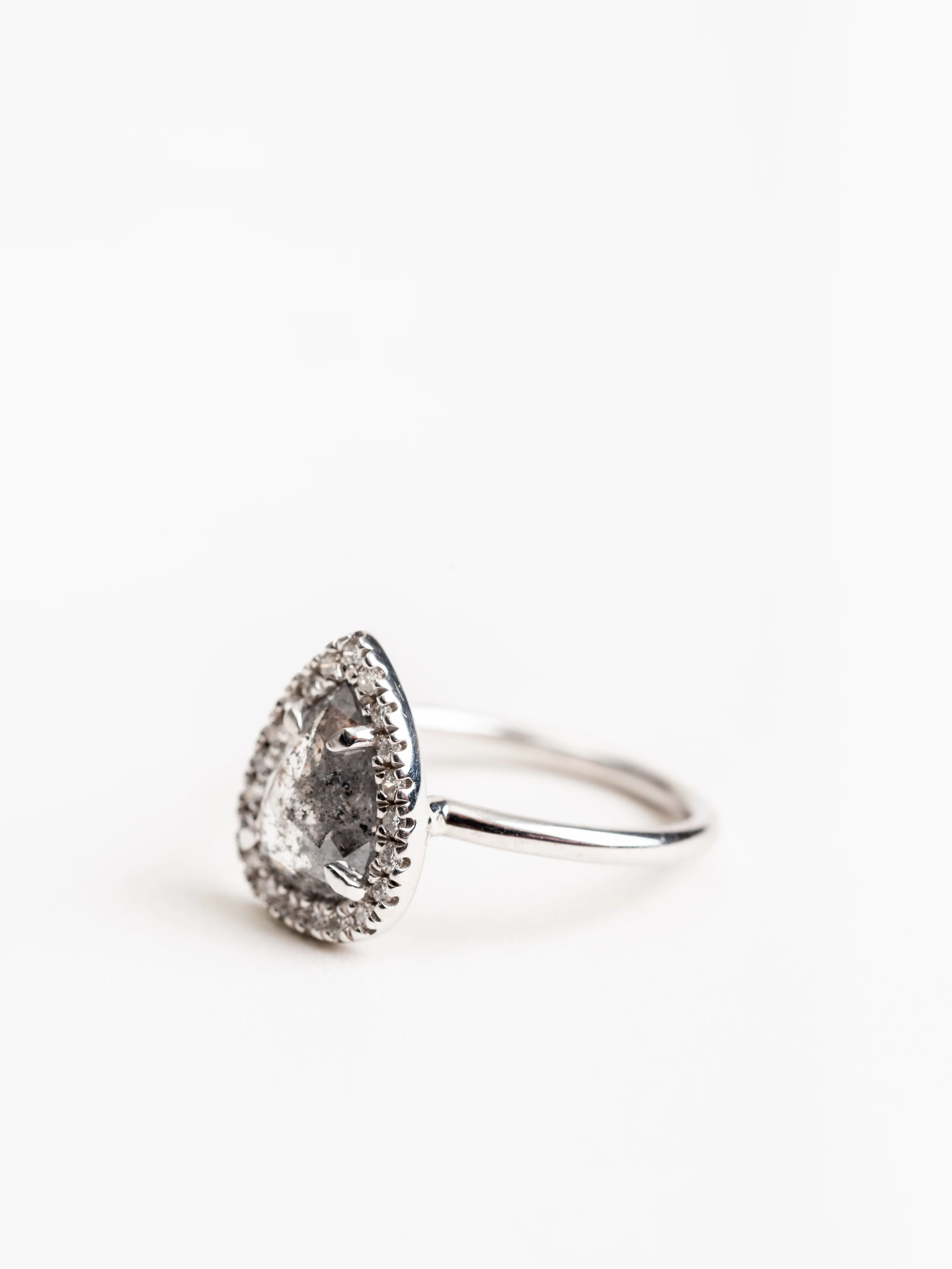 salt & pepper diamond halo ring - Image 3