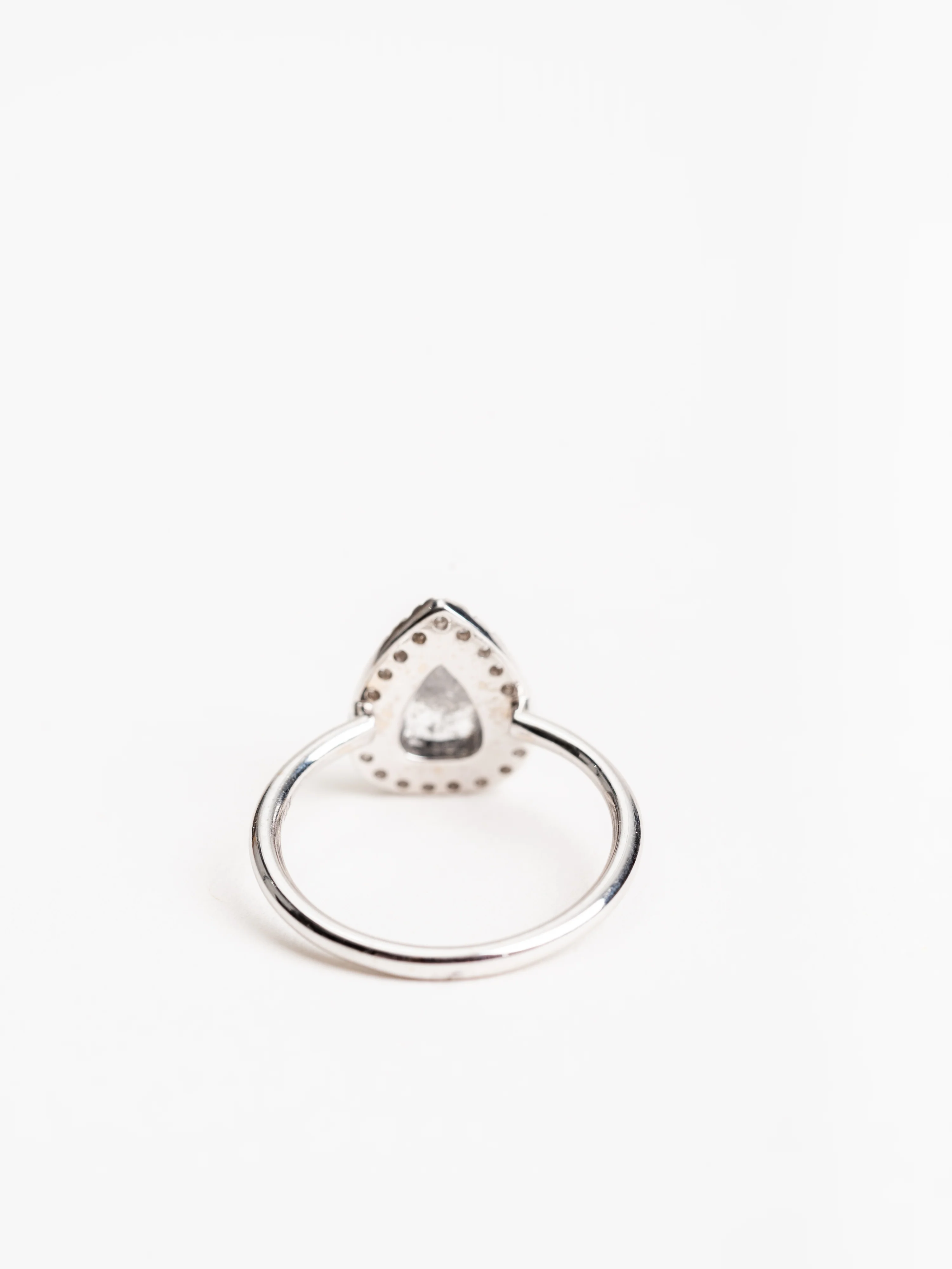 salt & pepper diamond halo ring - Image 4