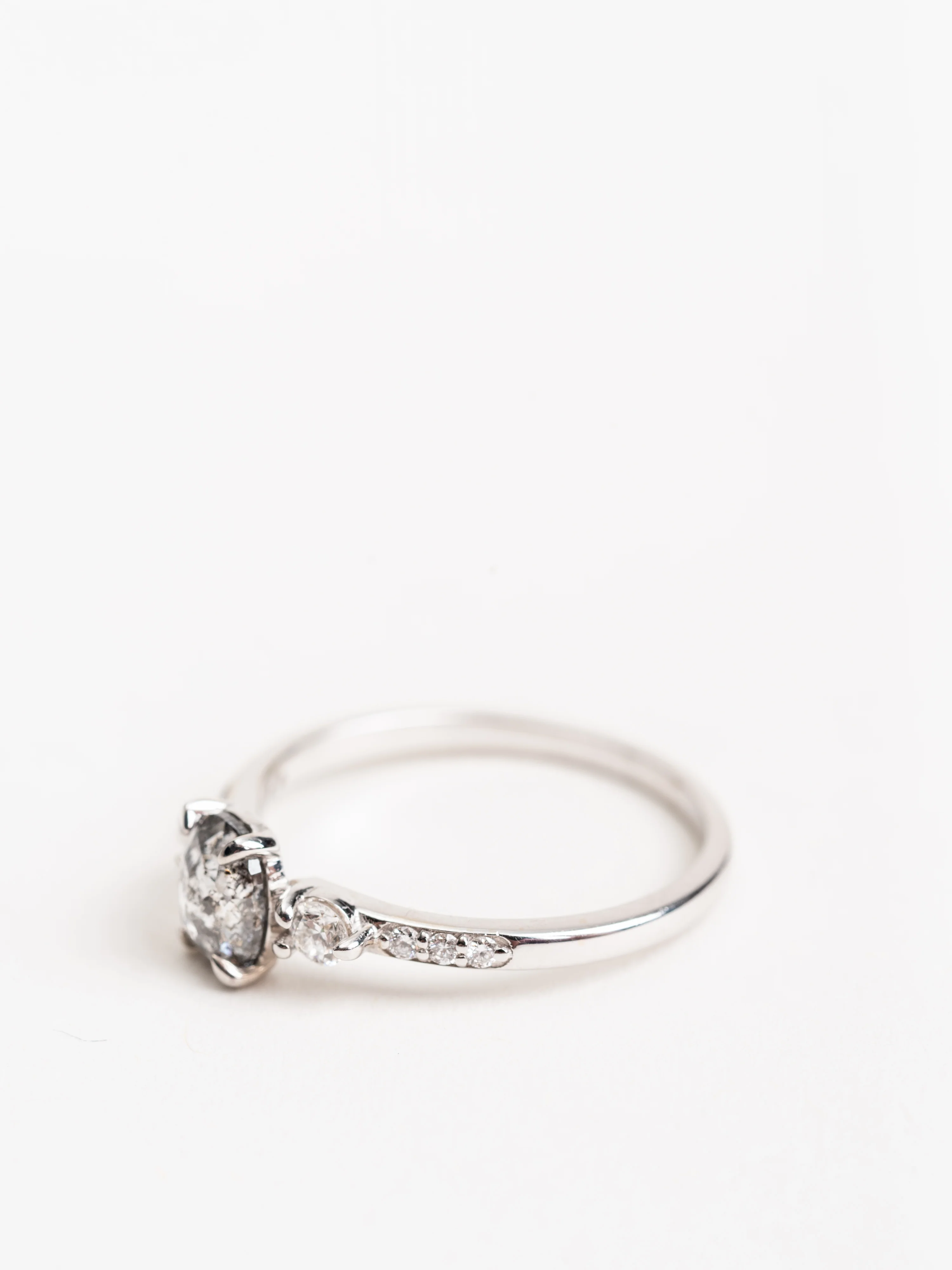 salt & pepper oval diamond with eliza setting - Image 3