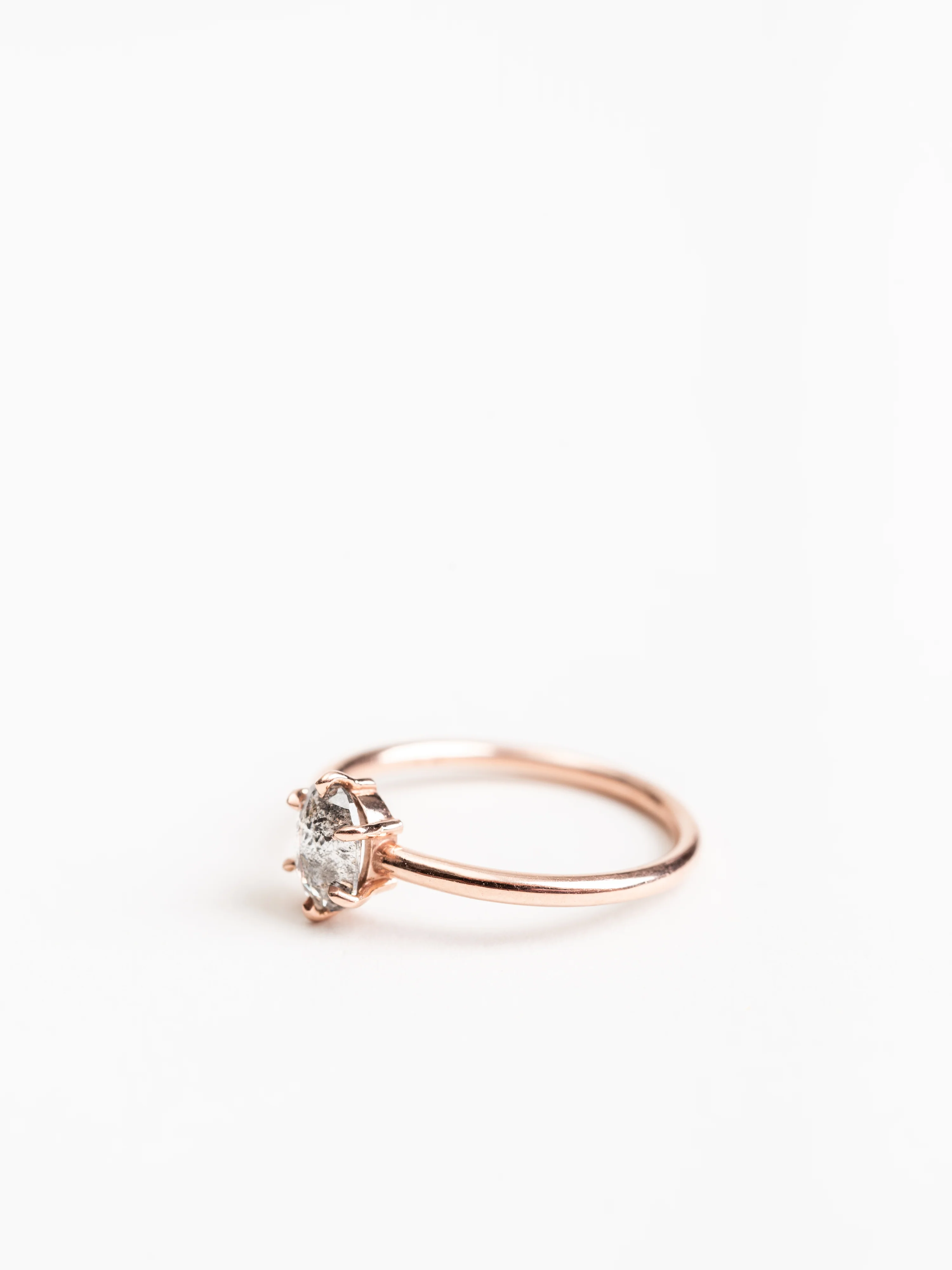 salt & pepper oval diamond with jane setting - Image 3