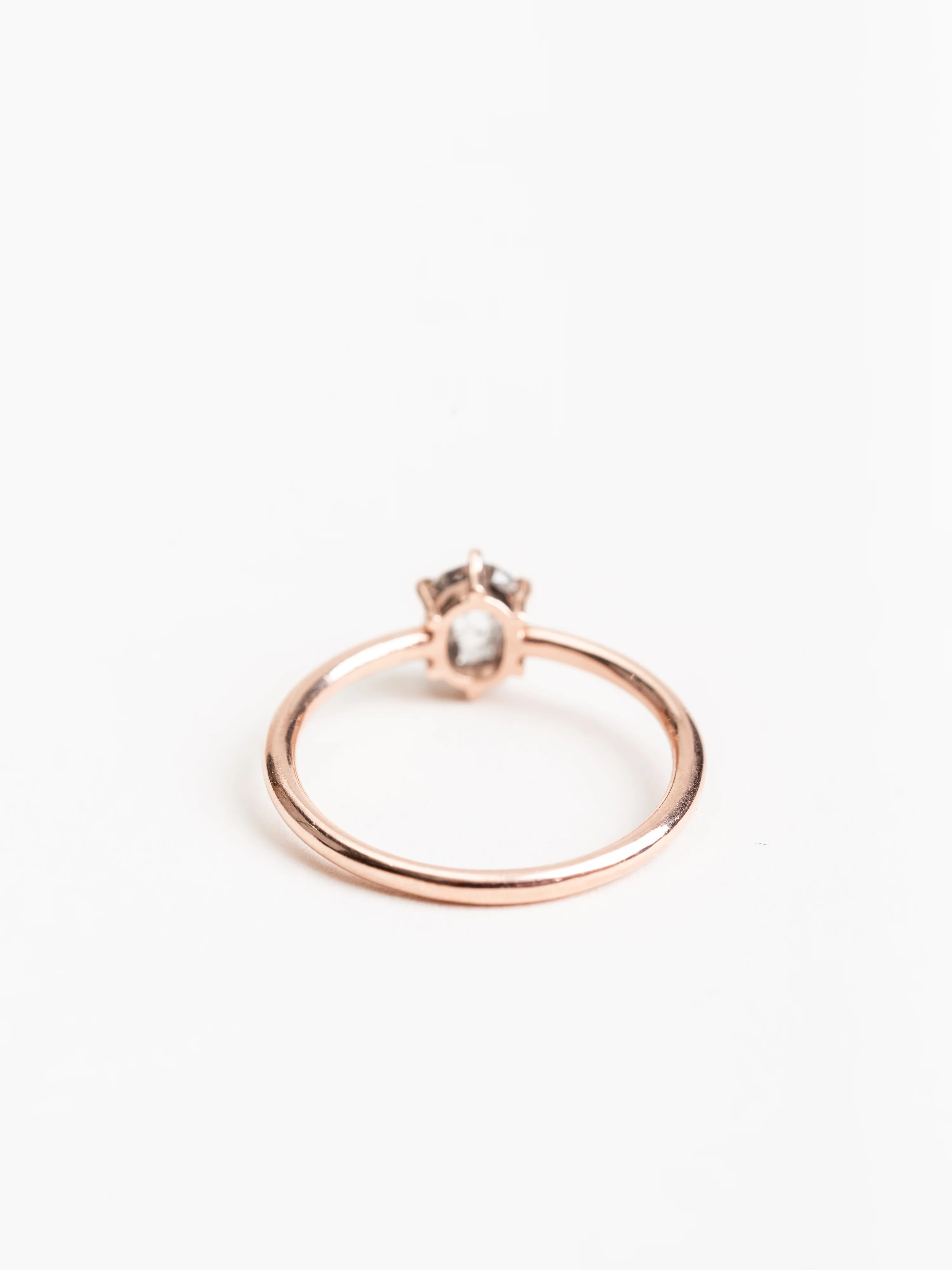 salt & pepper oval diamond with jane setting - Image 4