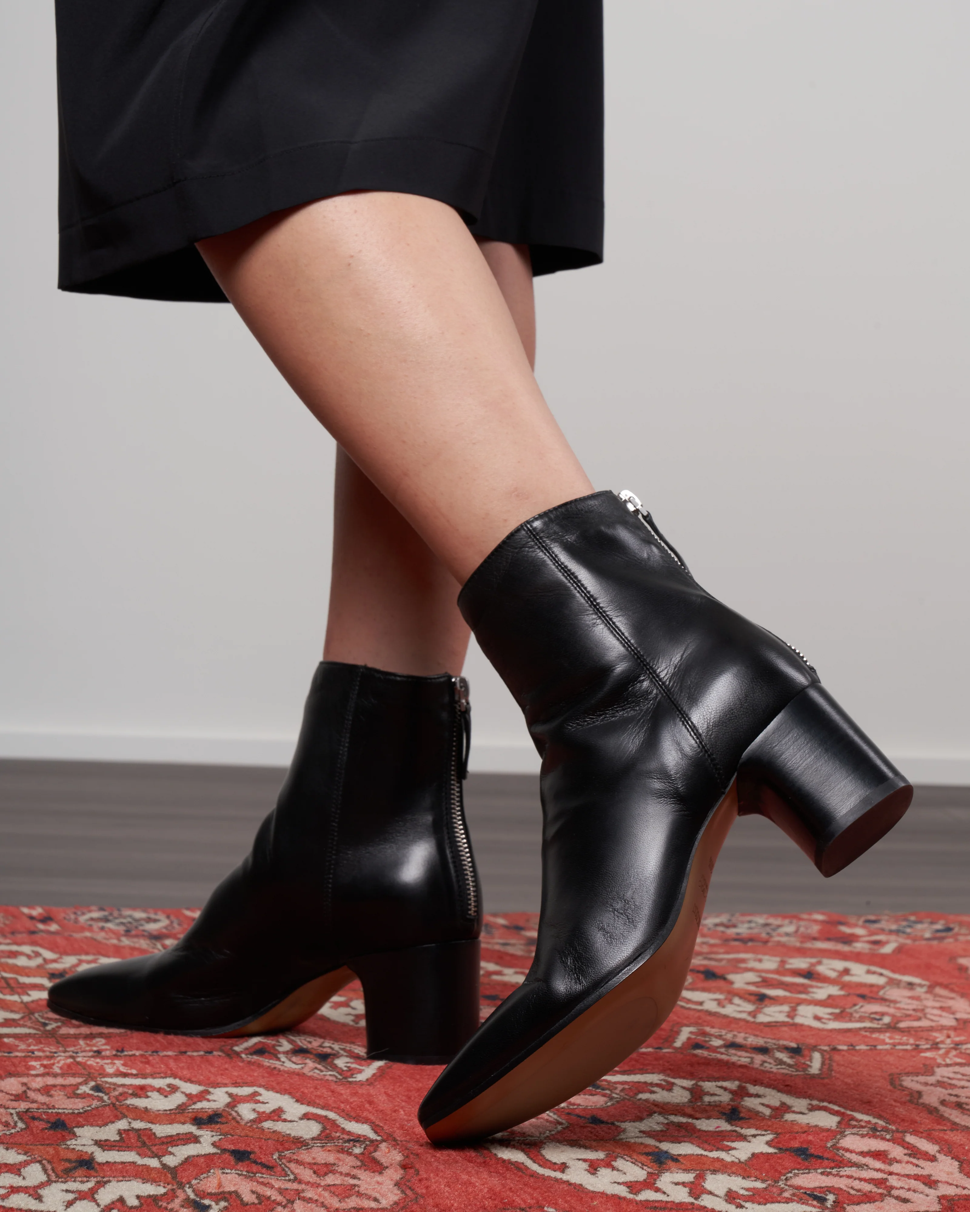 glove boot- back zipper - heel - black glove - Image 2