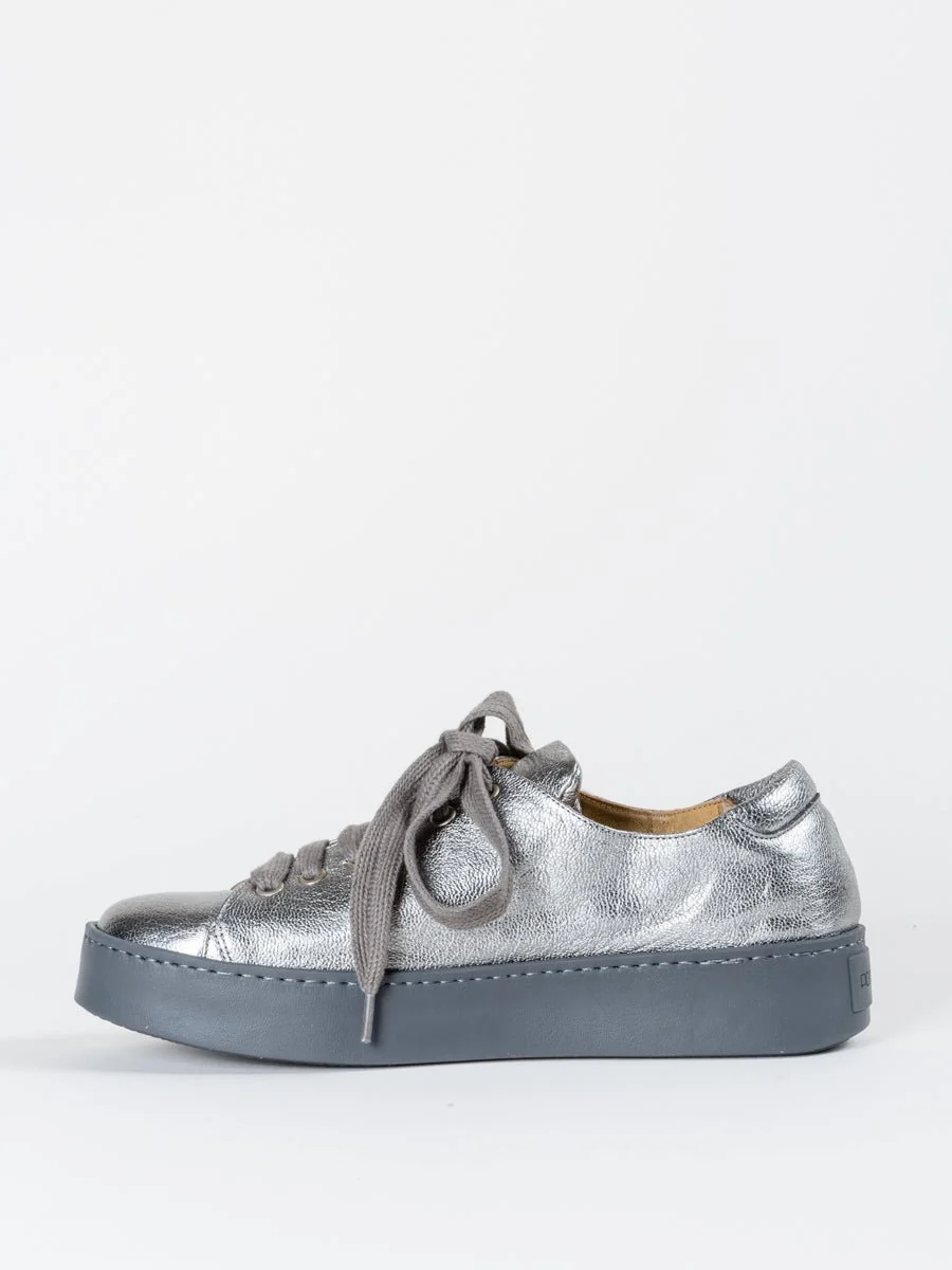 metallic sneaker - Image 2