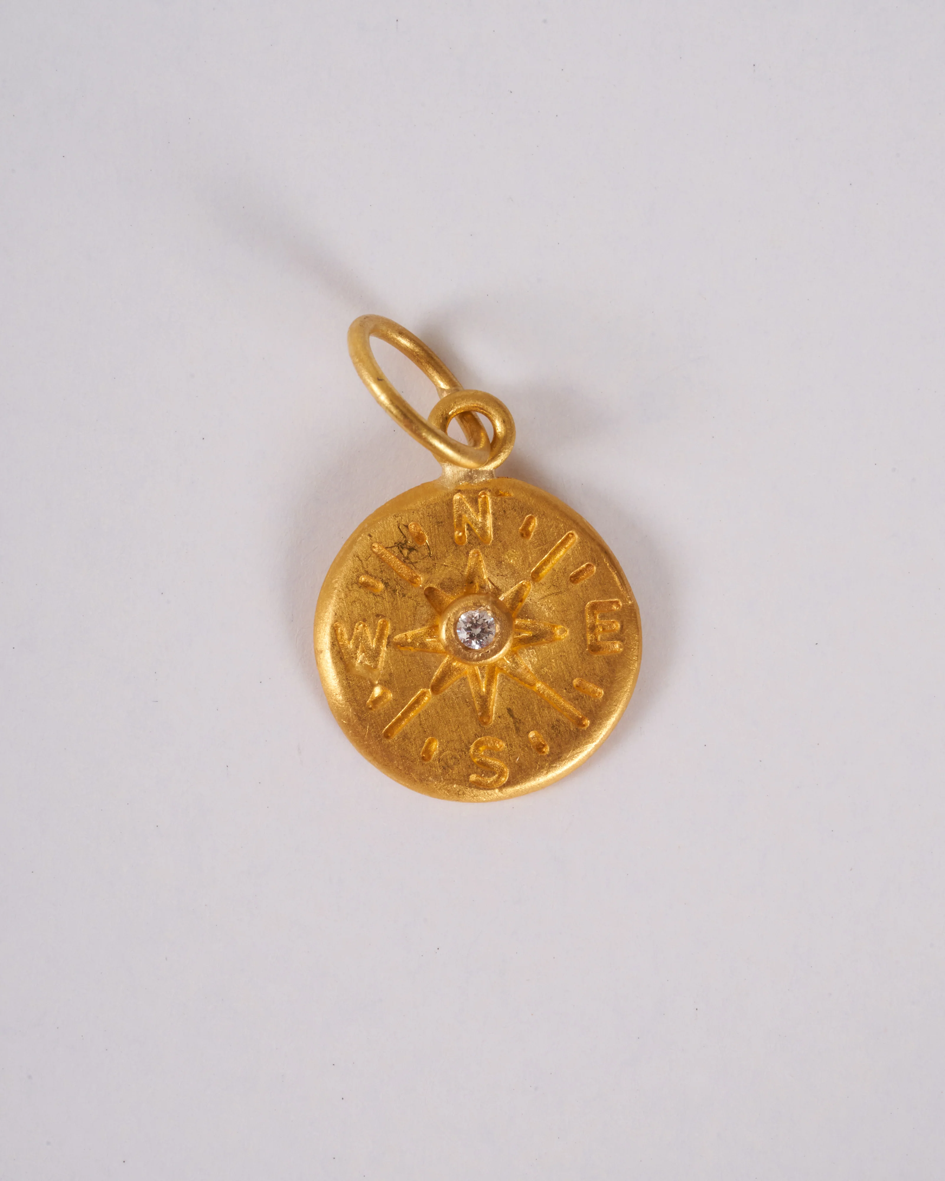 24k gold pendant with diamond compass - gold