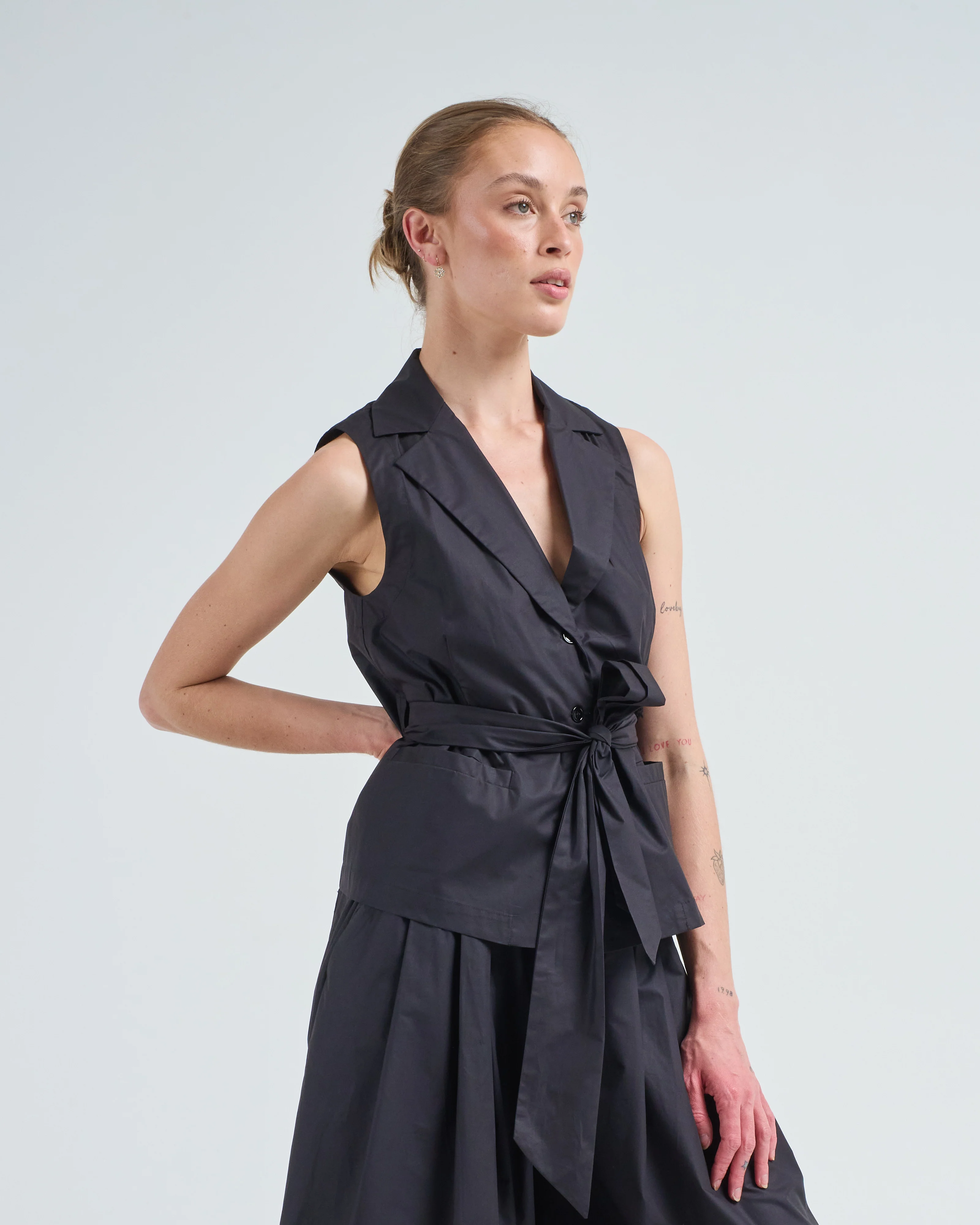 sleeveless front tie top - Image 3