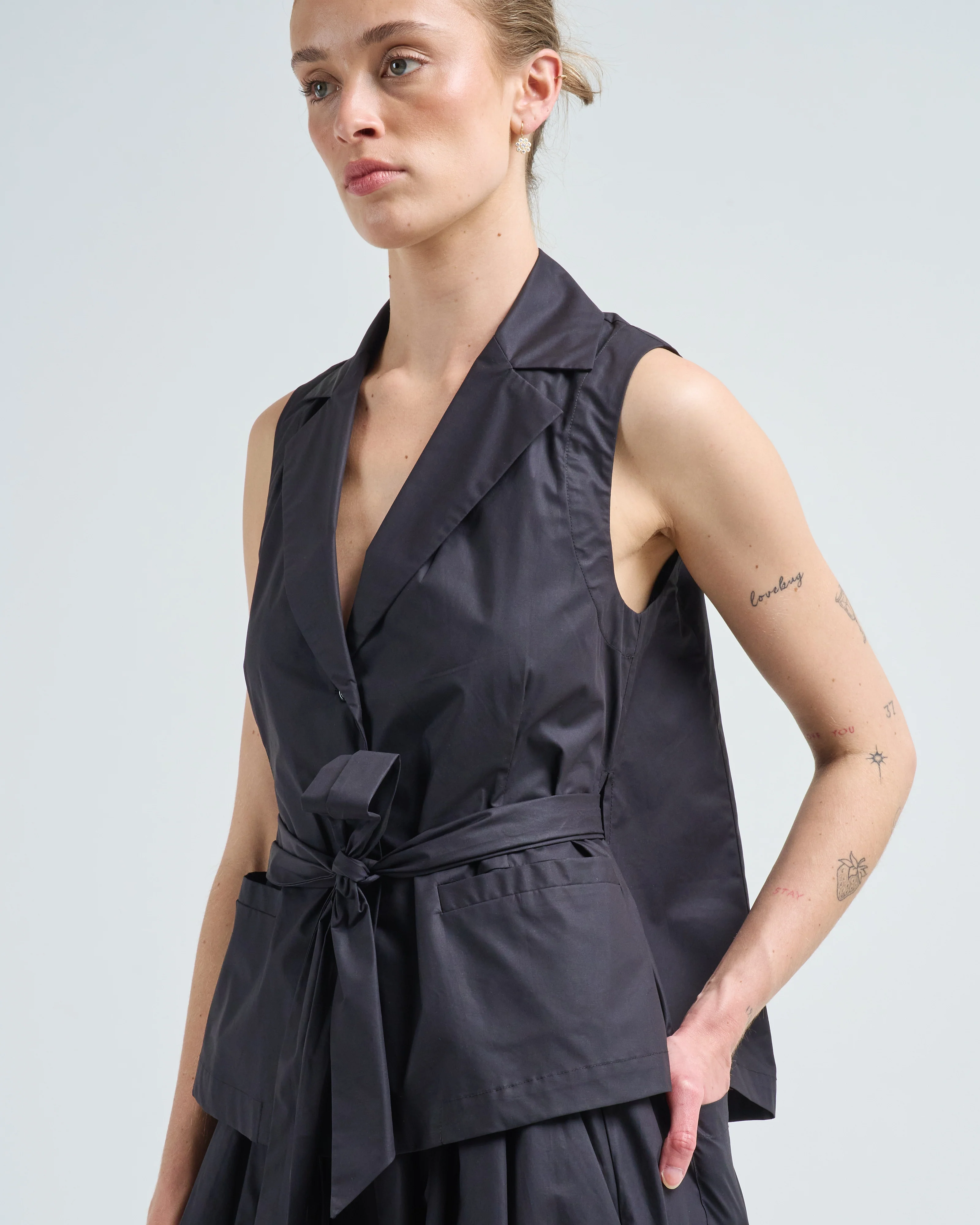 sleeveless front tie top - Image 5
