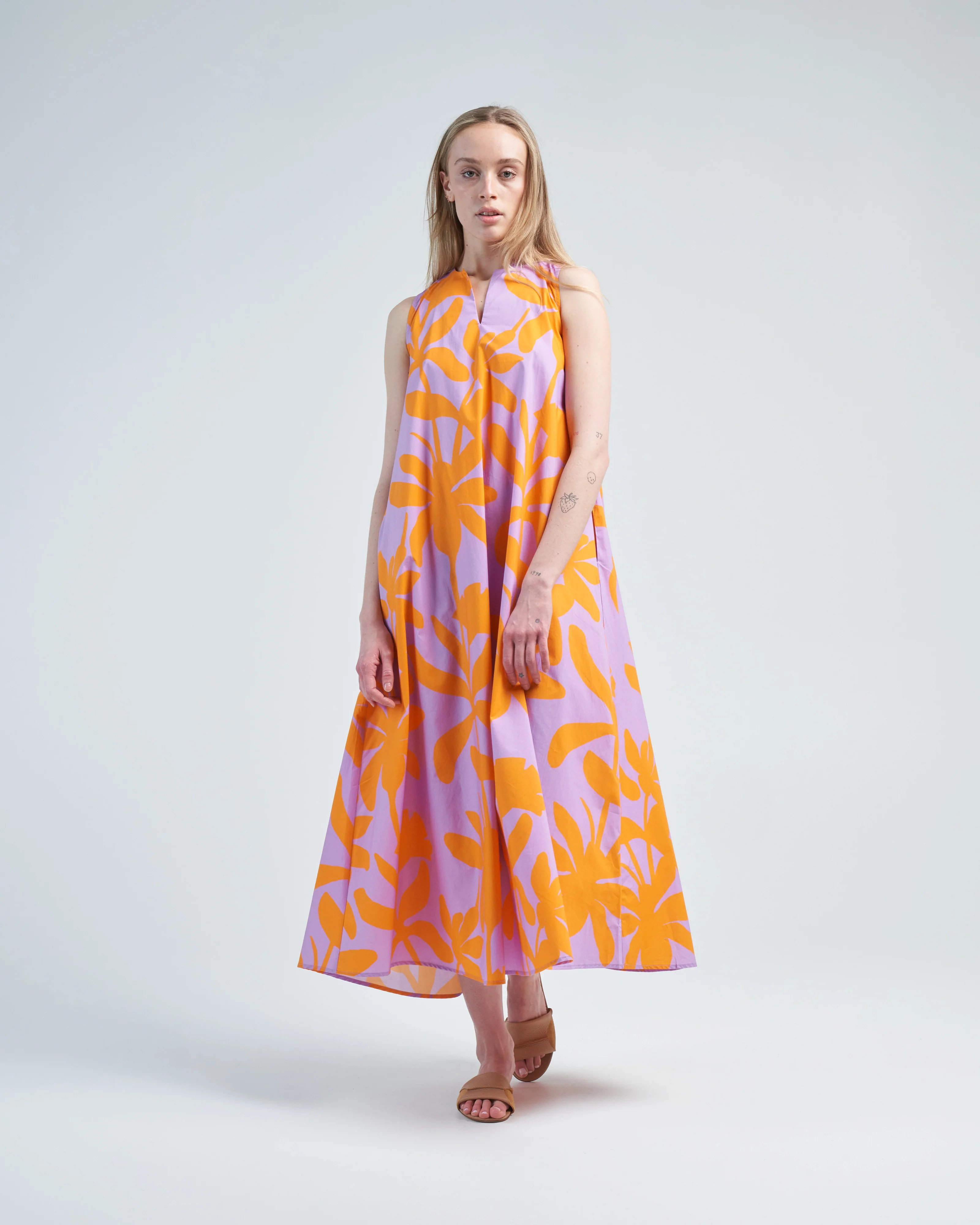 sleeveless long dress - Image 2