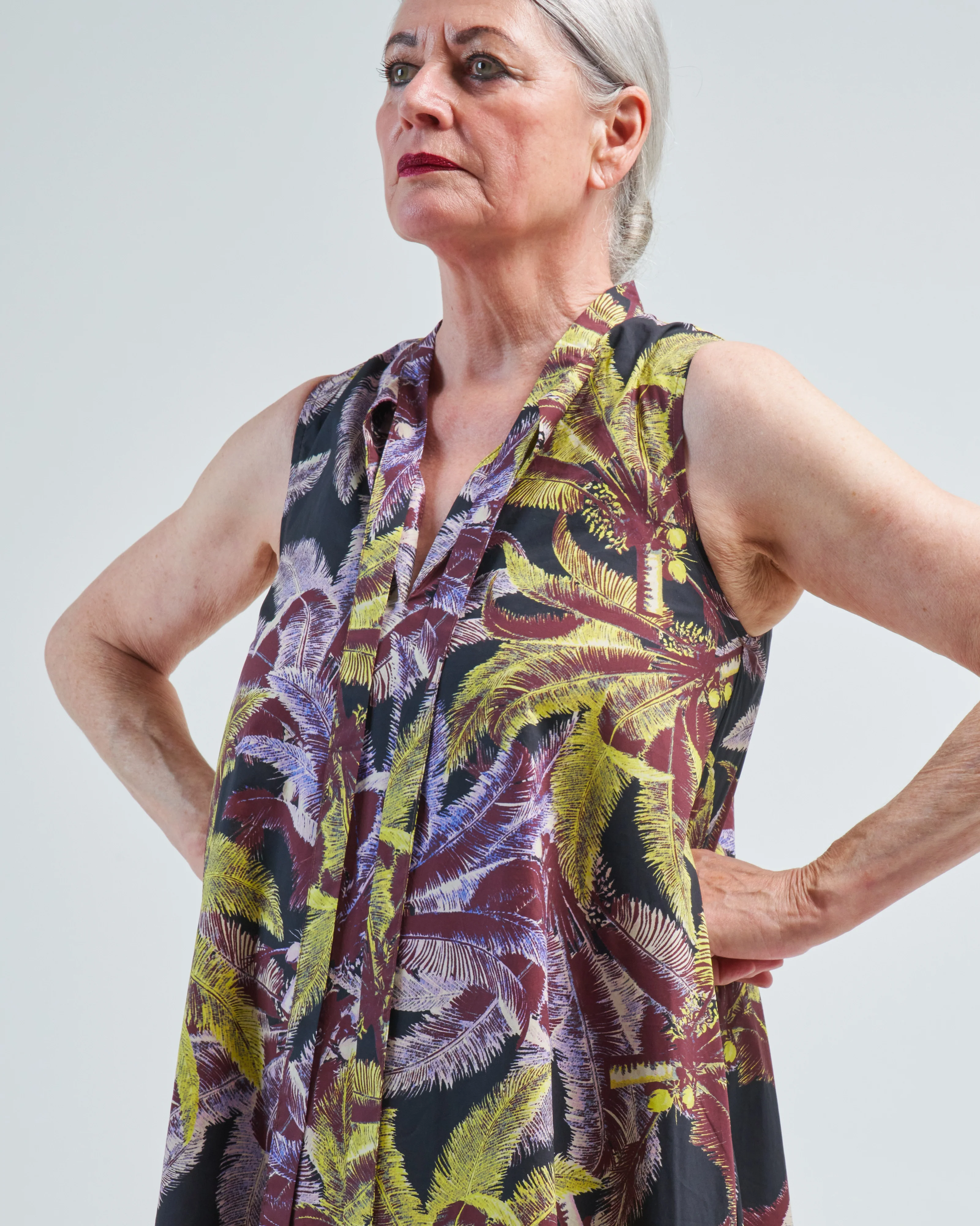 sleeveless printed dress - Image 5