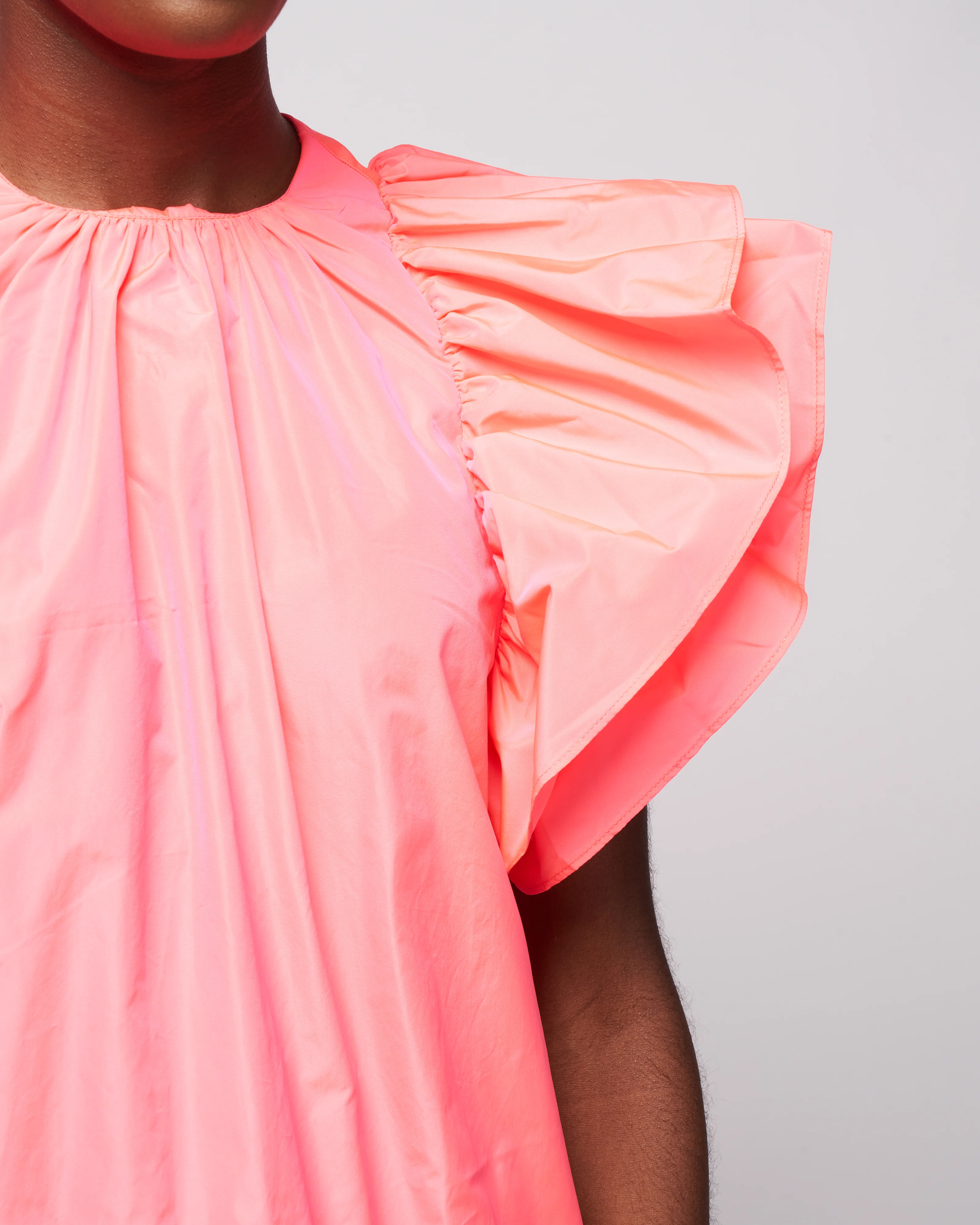 taffeta top flutter sleeve - pink fluor - Image 5