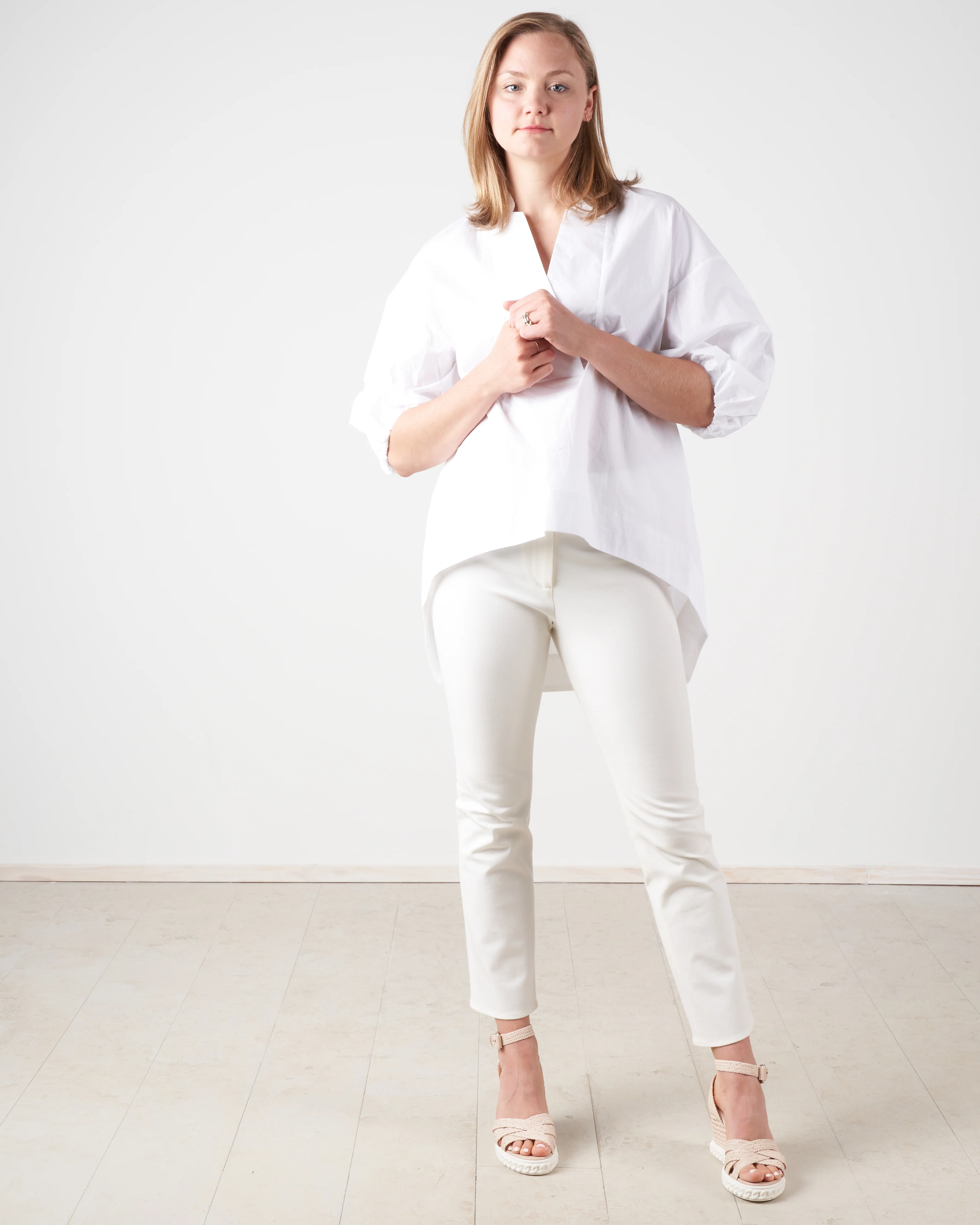 tunic w/ deep vee - white - Image 6