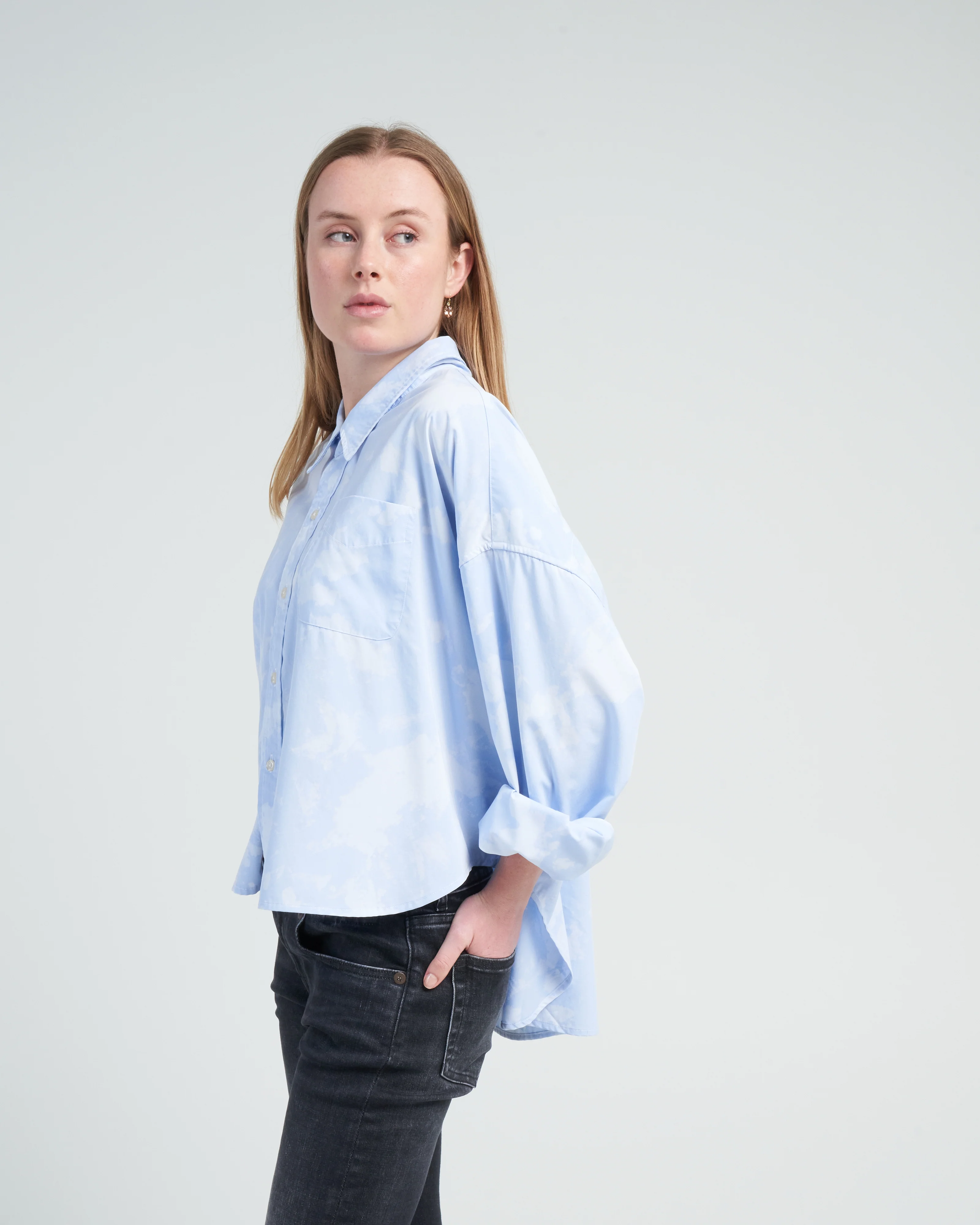 drop neck cropped shirt - cloudy blue - Image 3
