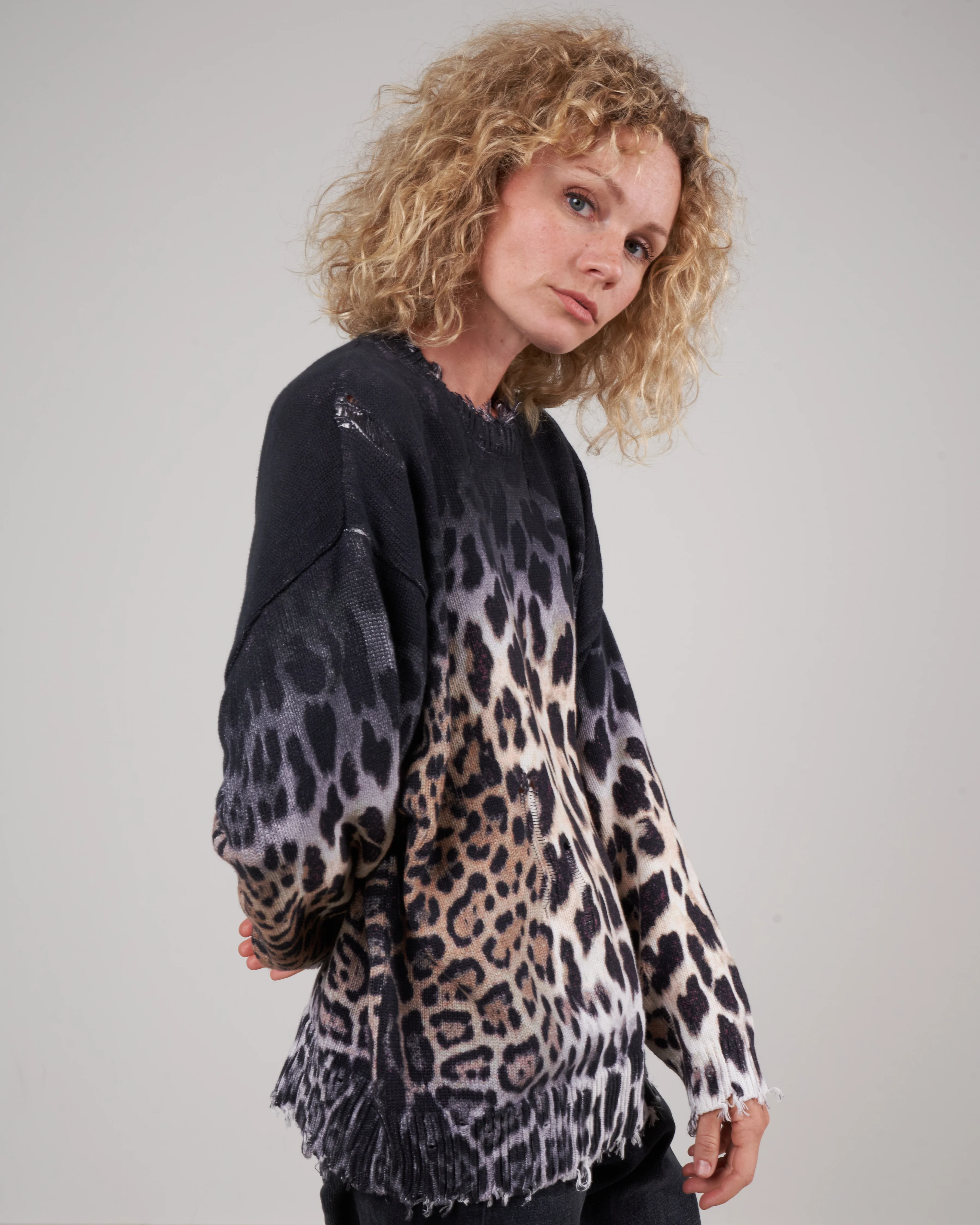 oversize sweater - faded leopard - Image 3