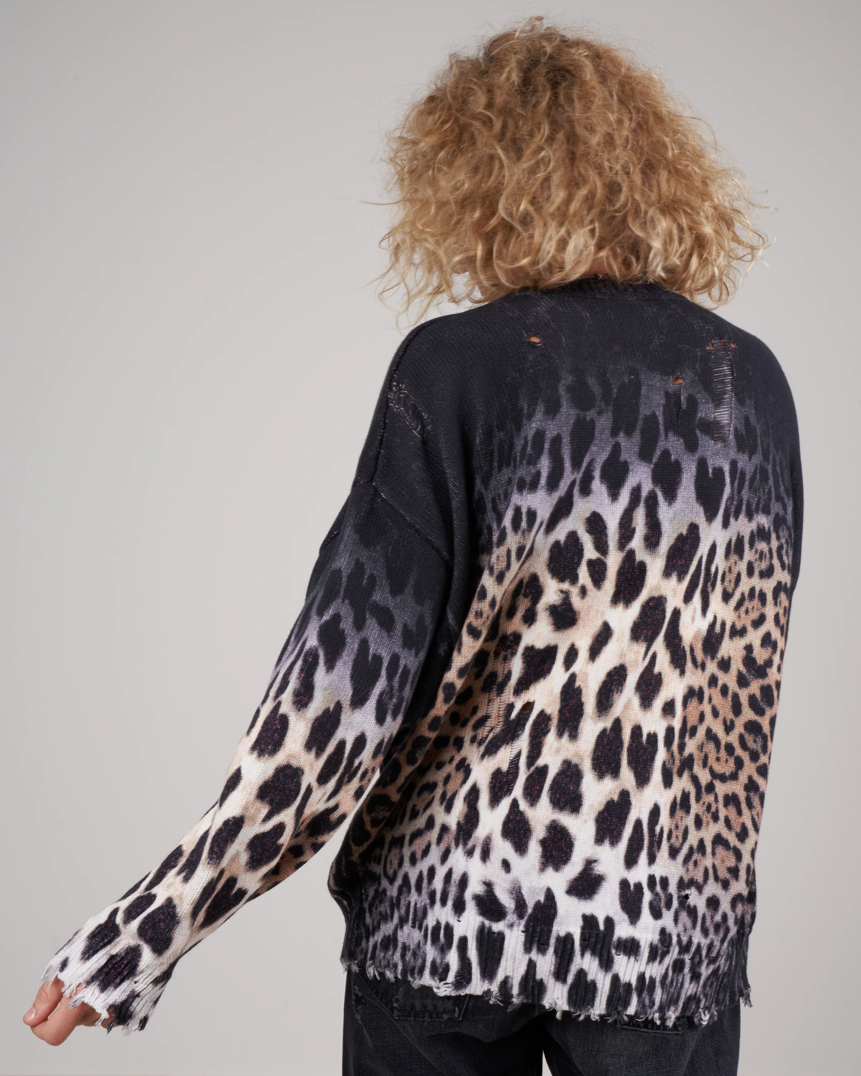 oversize sweater - faded leopard - Image 4