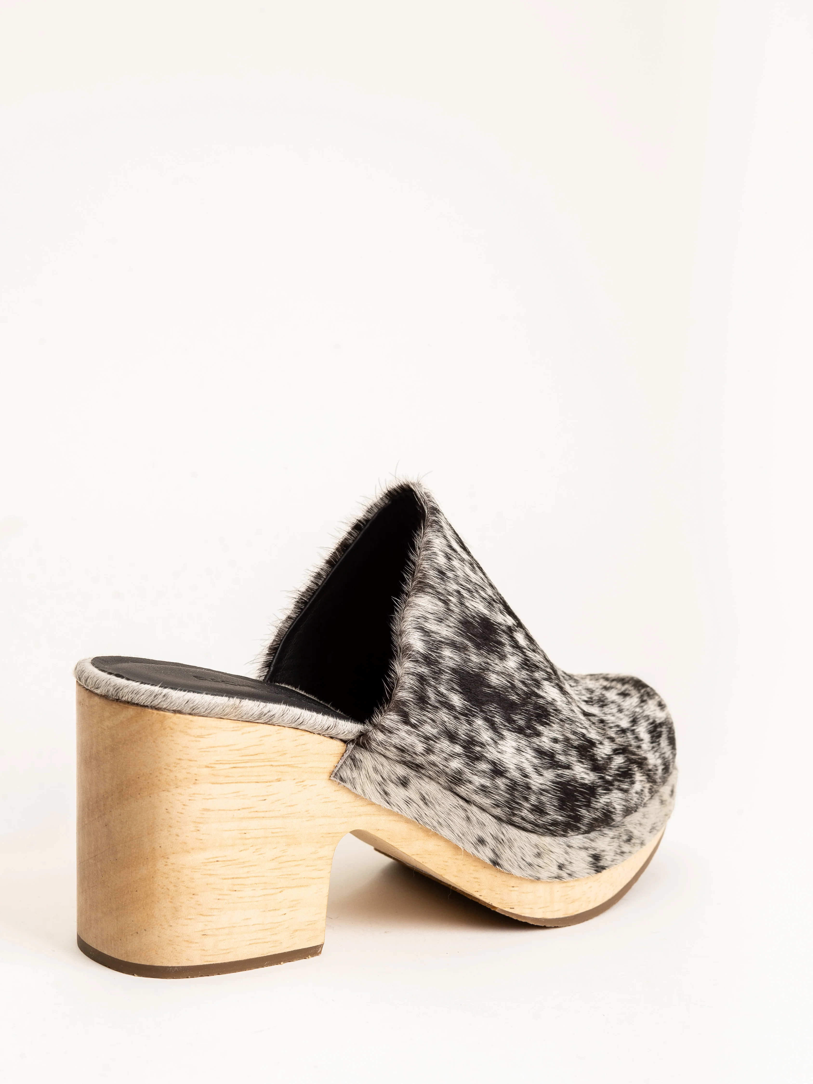 bose clog - black & white haircalf - Image 3
