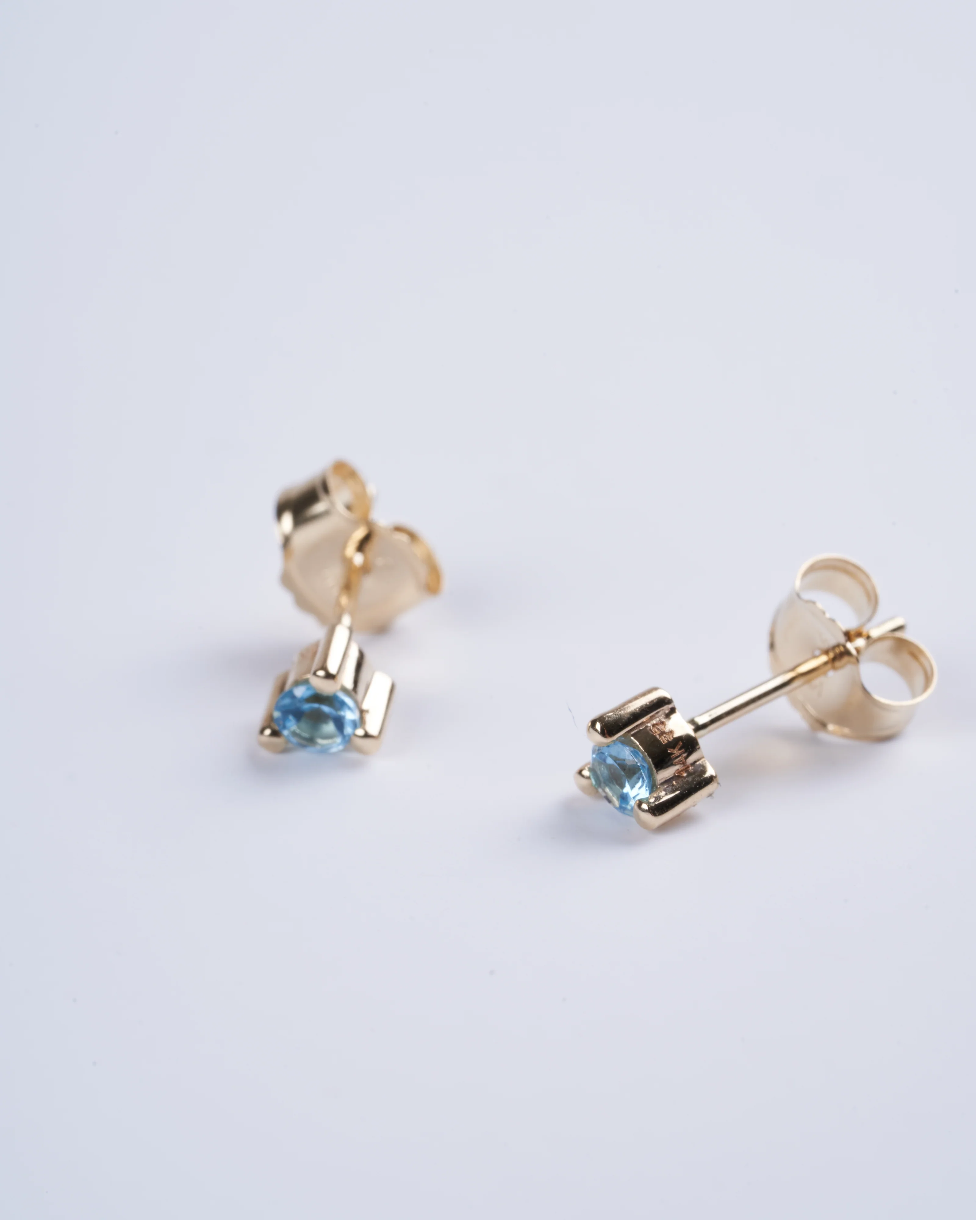 blue topaz studs - blue/ gold - Image 2
