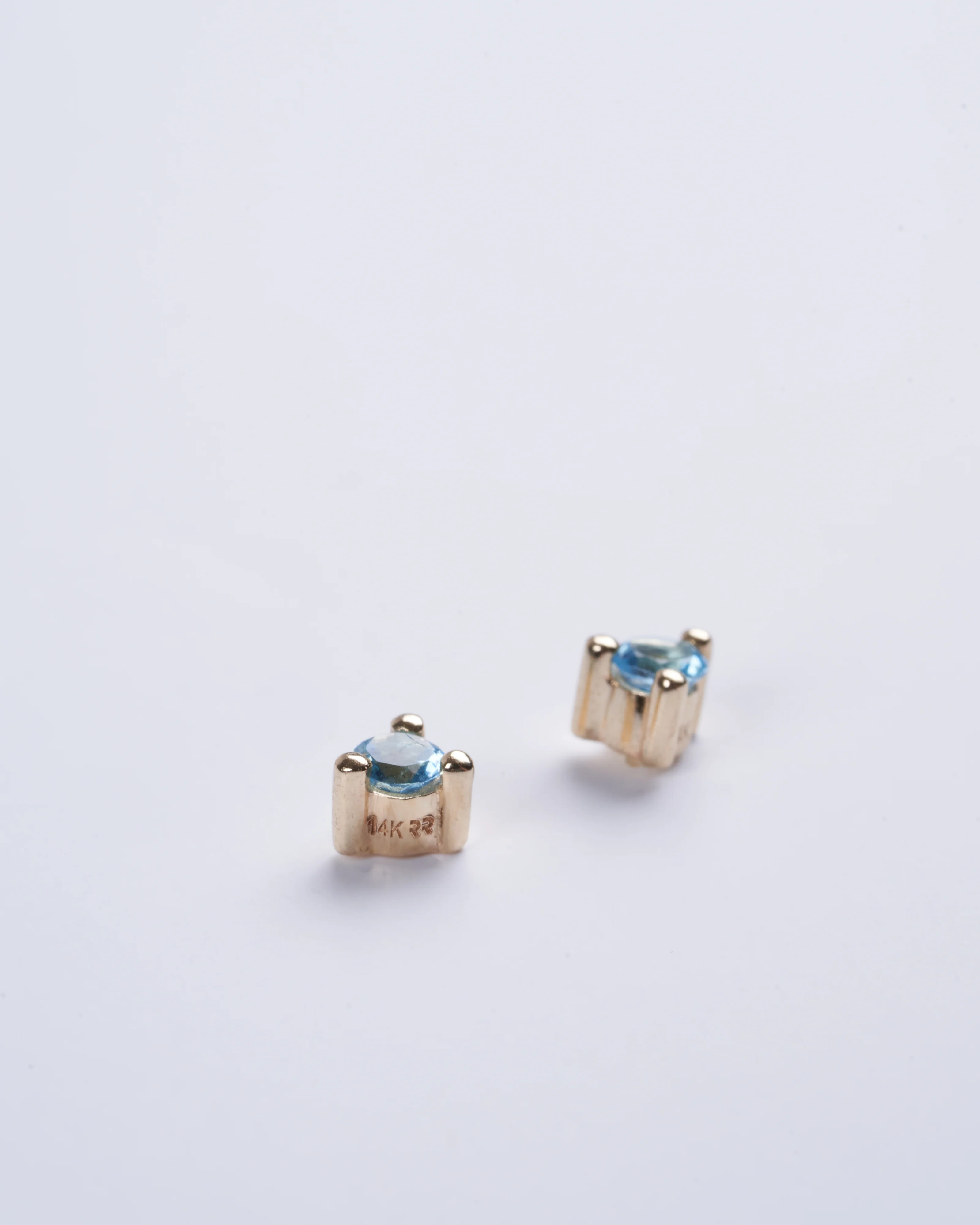 blue topaz studs - blue/ gold - Image 3