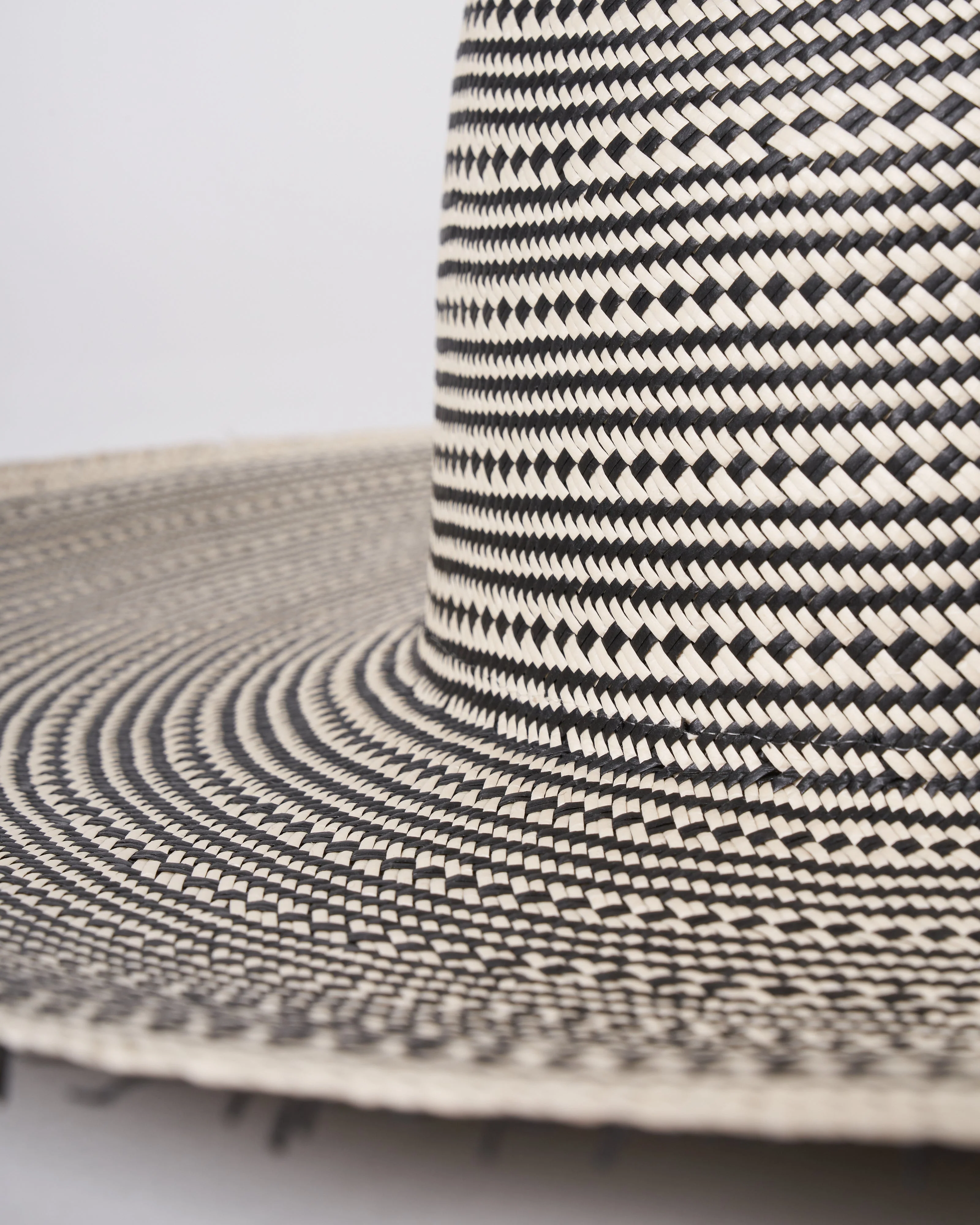hat - paper pattern - Image 3
