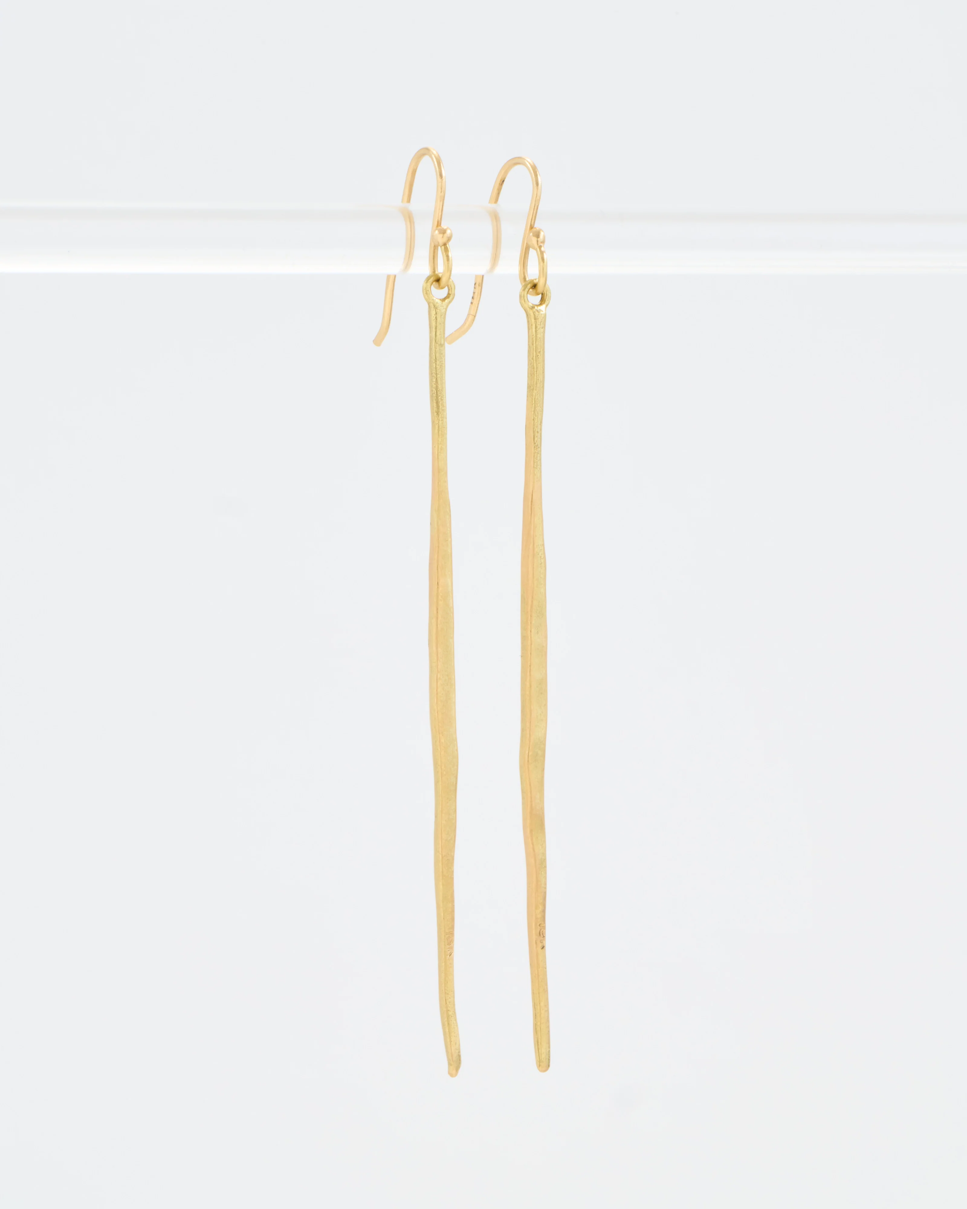 18k gold matchstick dangle earring - Image 2