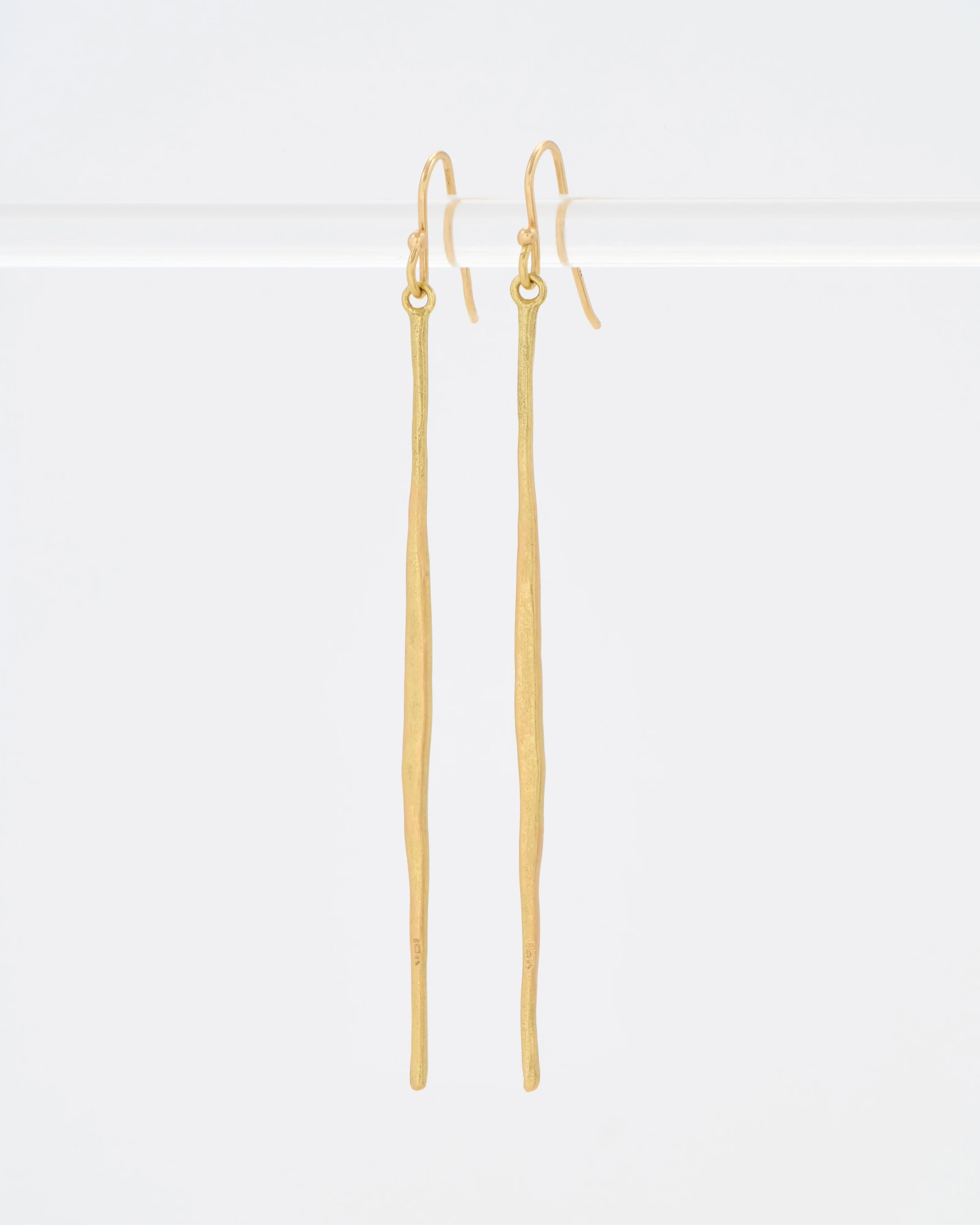 18k gold matchstick dangle earring - Image 3