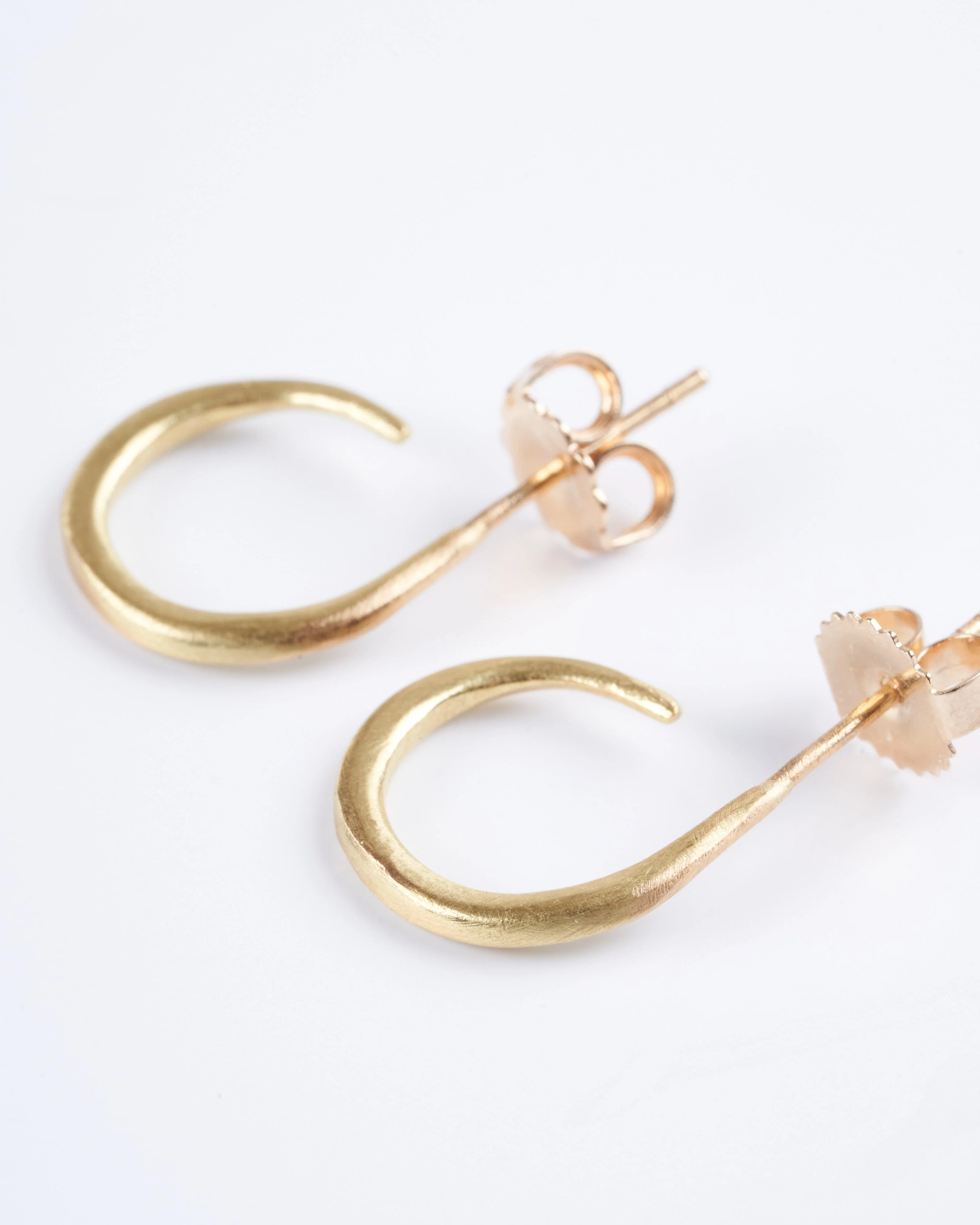 18k mini dig earrings - Image 2
