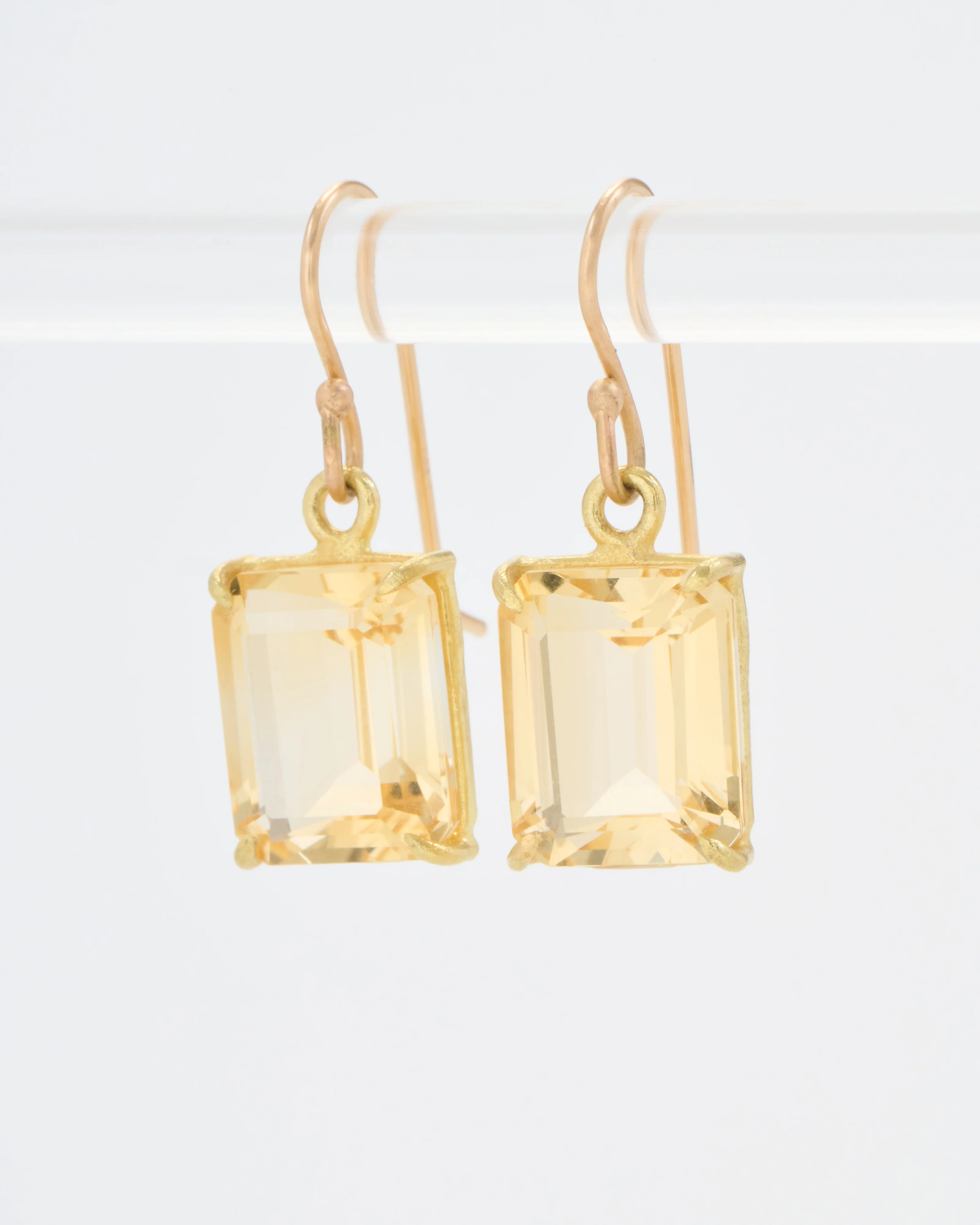 18k small emerald cut faceted champagne citrine earrings - Image 3