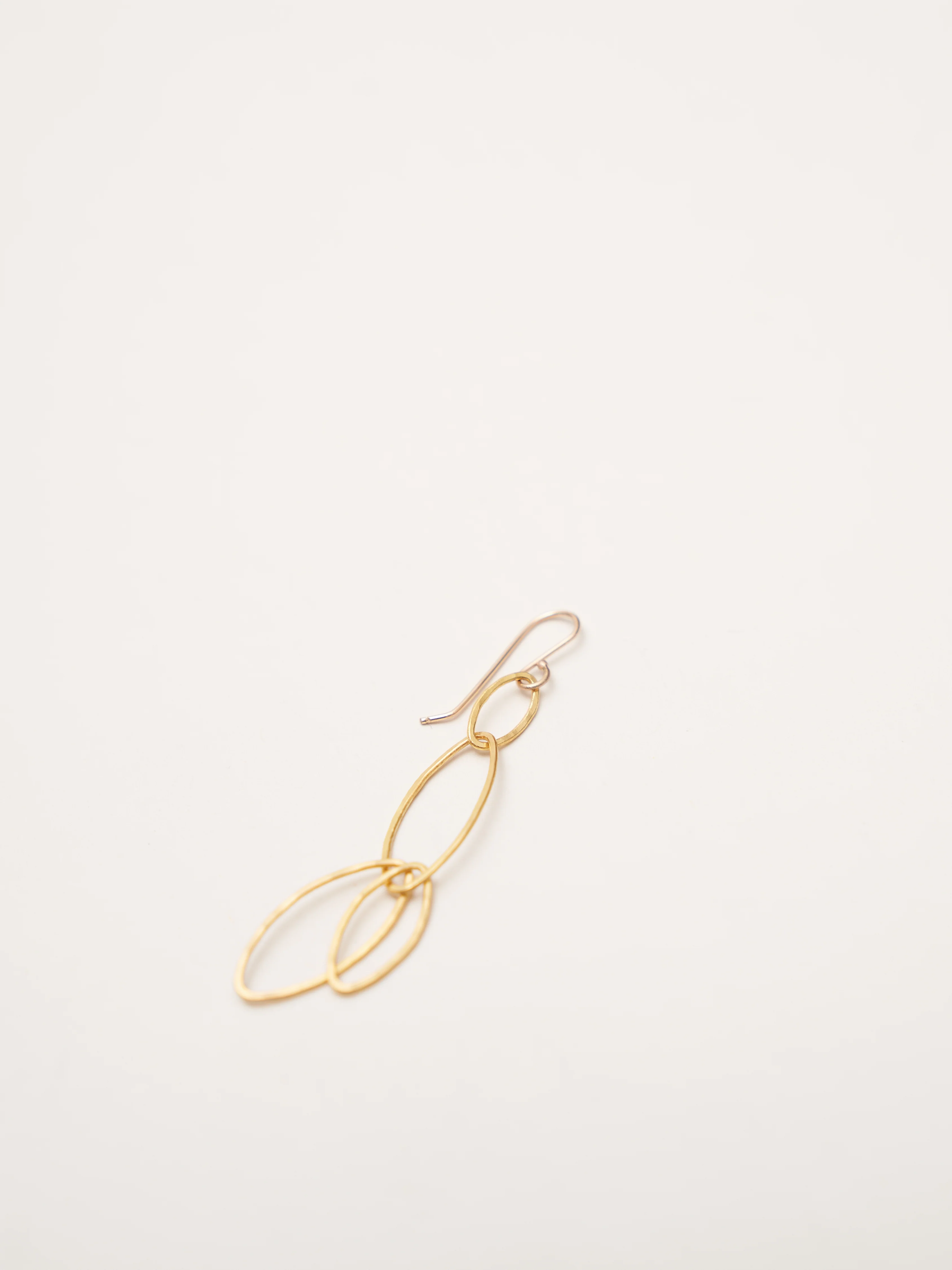 jonquil earrings - gold - Image 4
