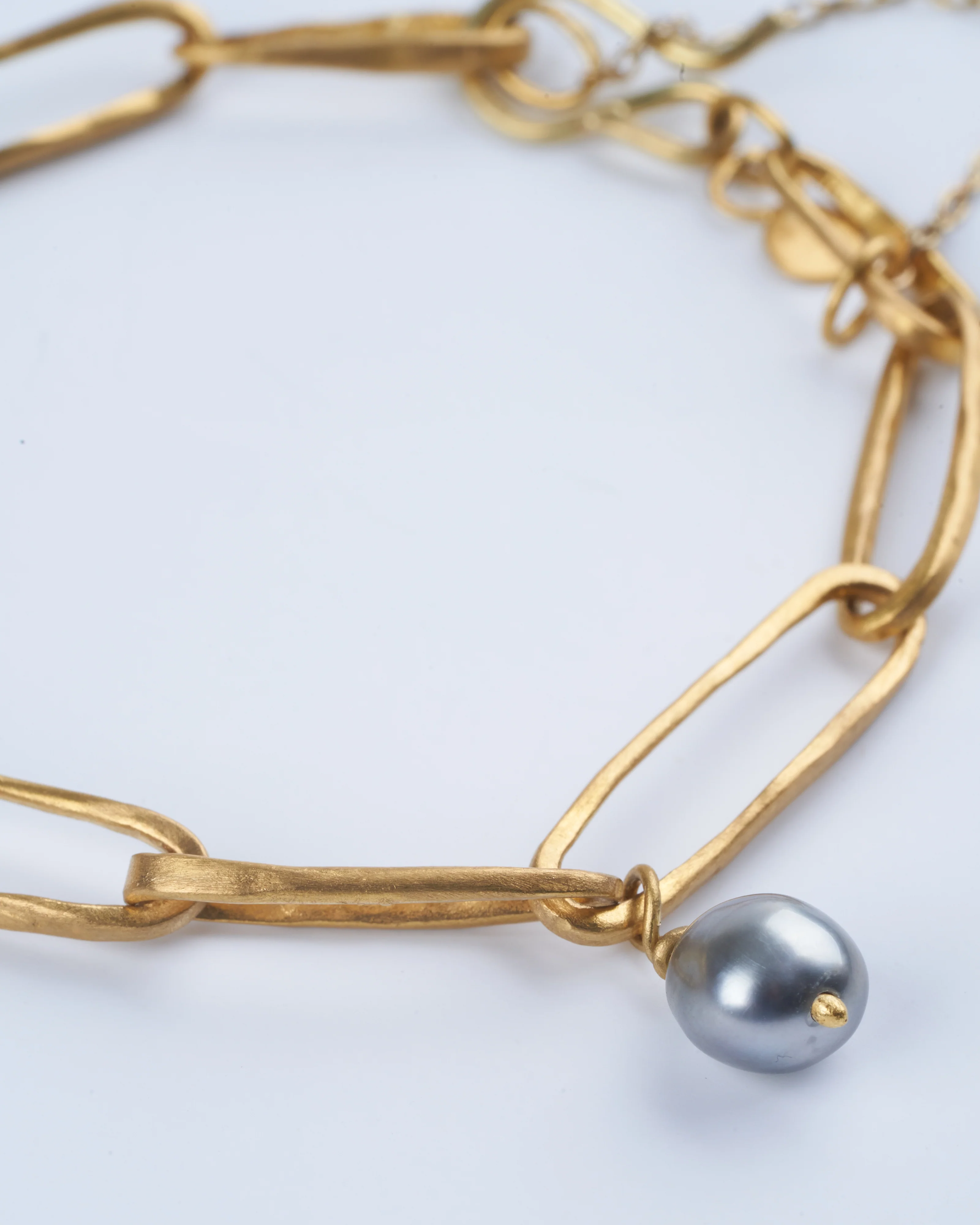 heavyweight paperclip link chain bracelet - gold - Image 2