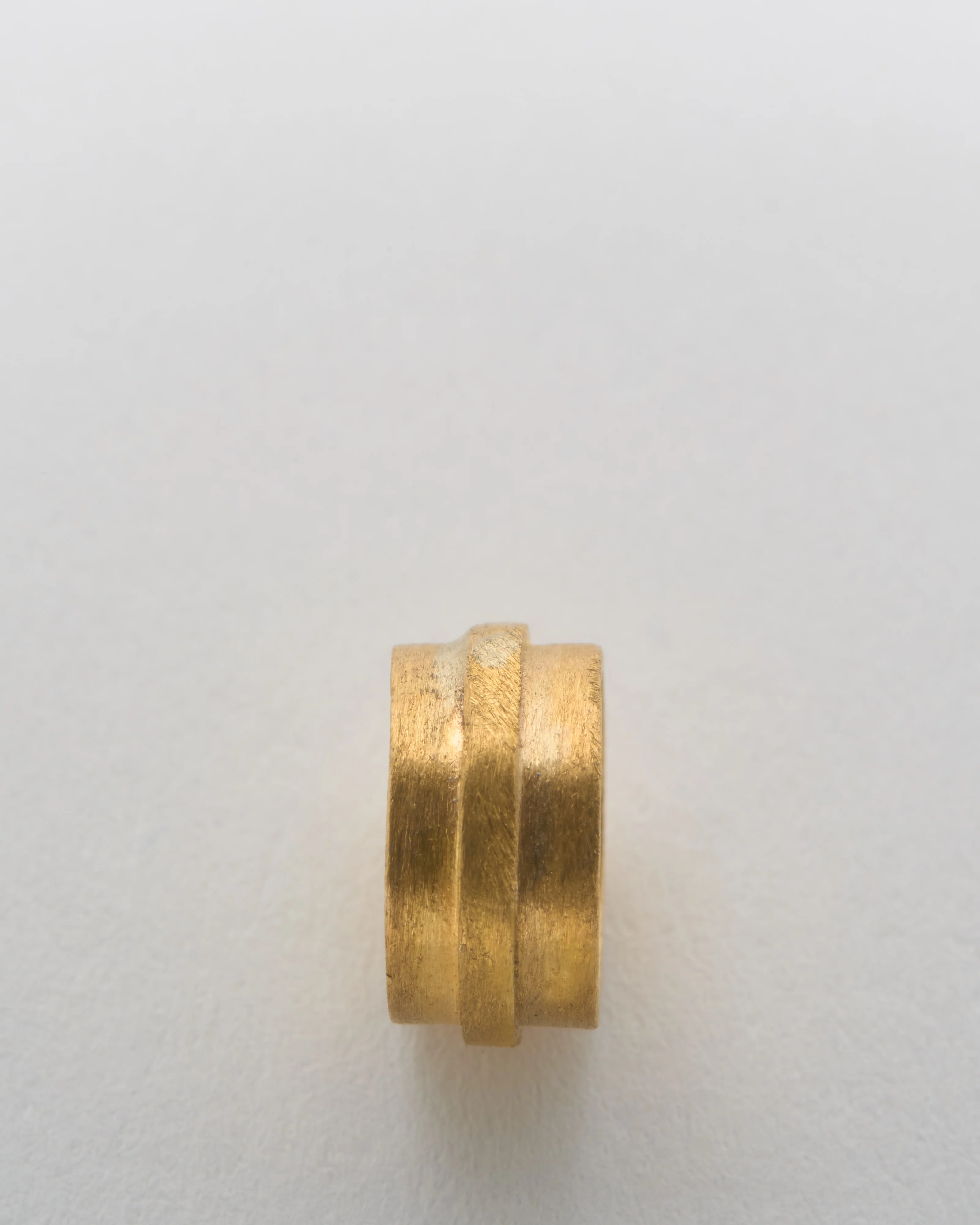 4mm wide gold bead - Image 4
