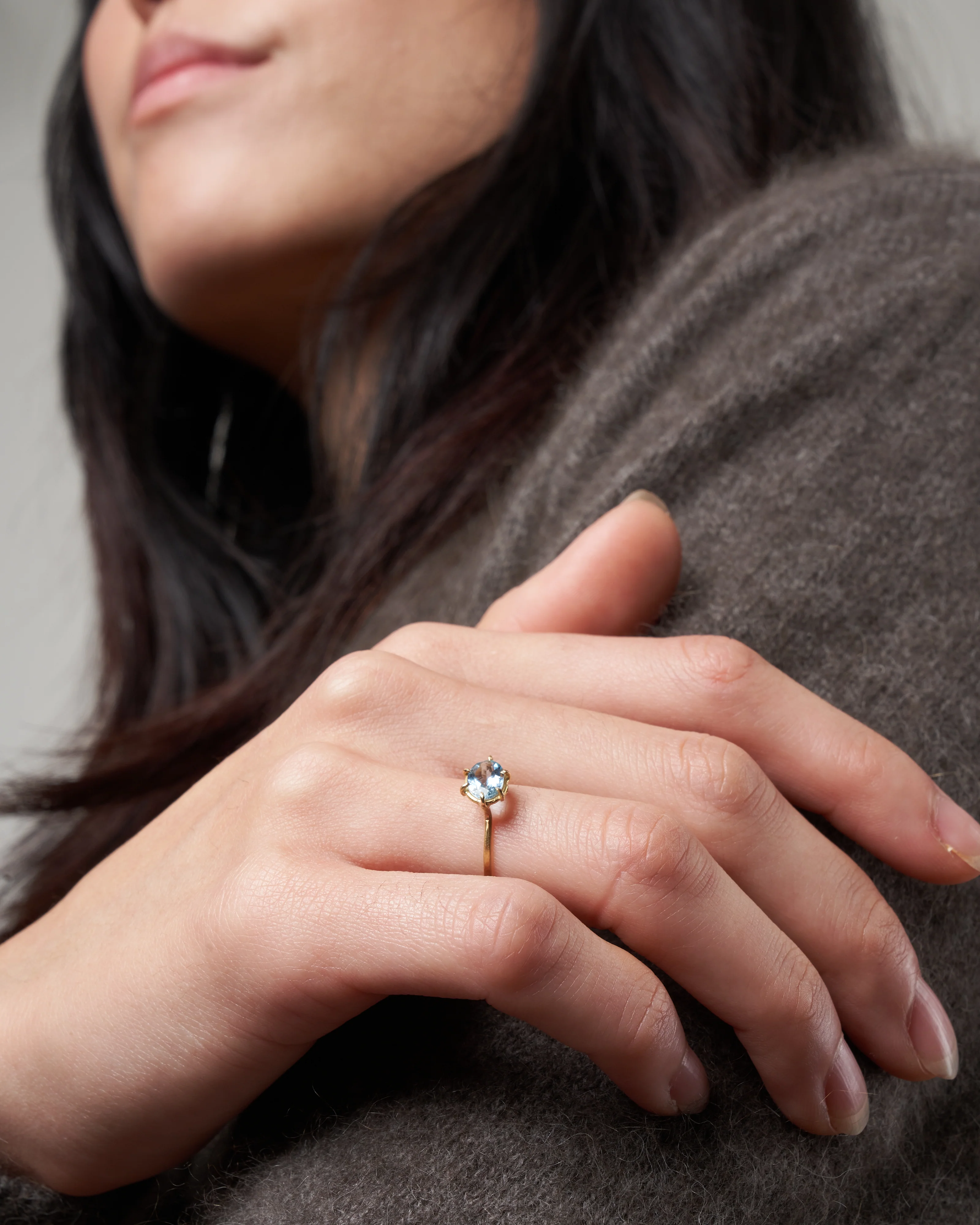 aquamarine faceted oval mini gem ring - Image 2
