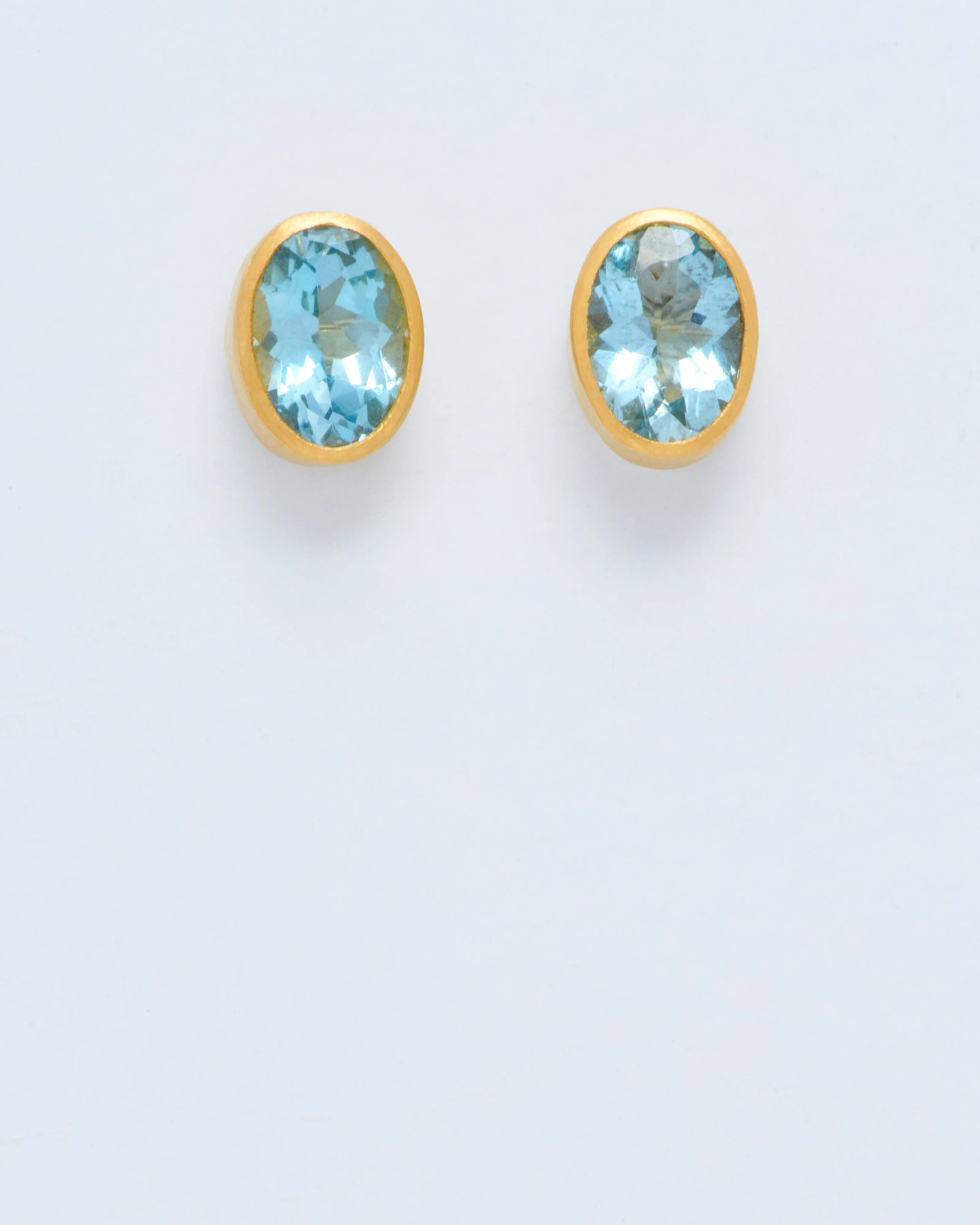 aquamarine faceted oval studs - Image 5