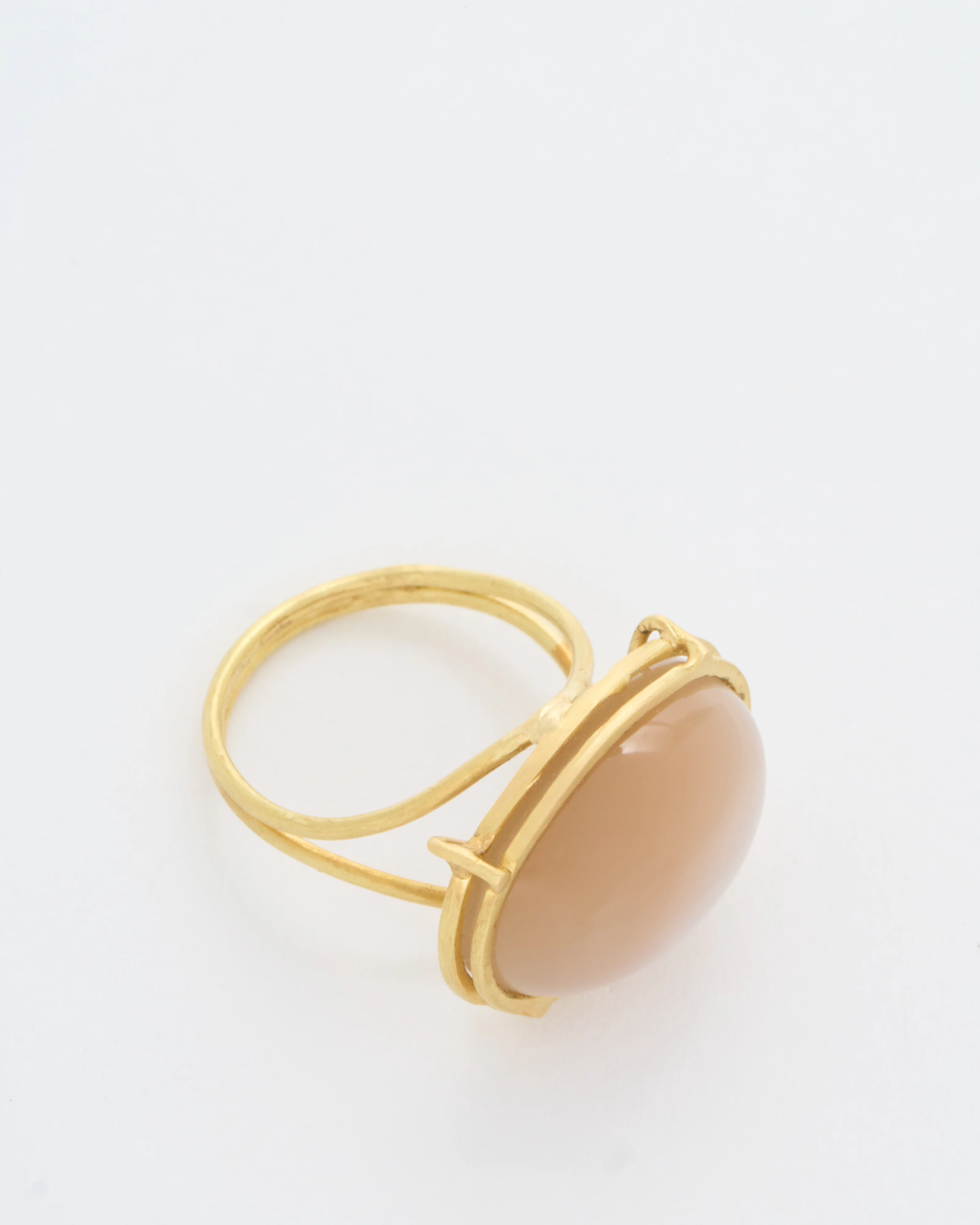 chocolate moonstone cabochon east west ring - Image 6