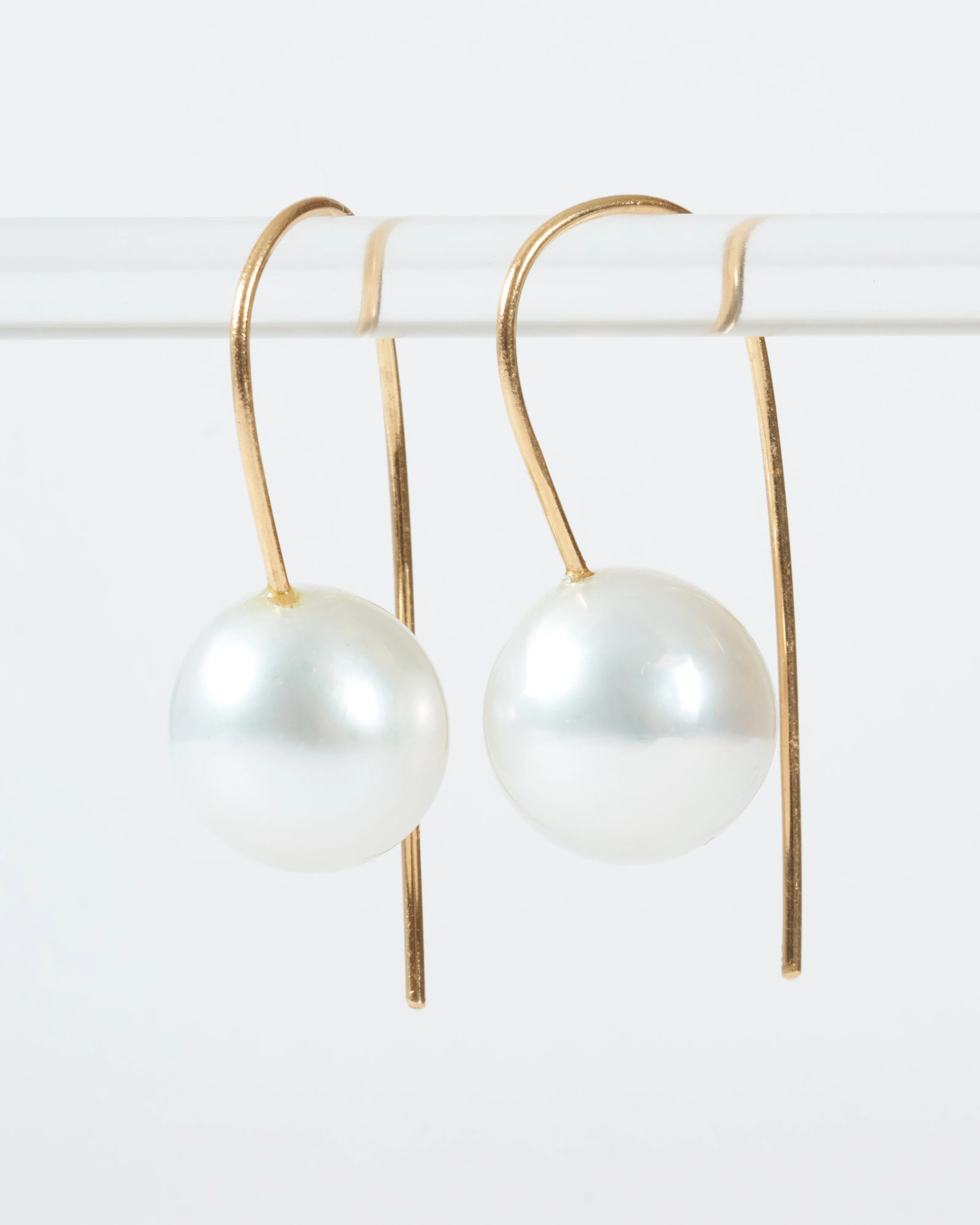 cream south sea pearl earrings - Image 3