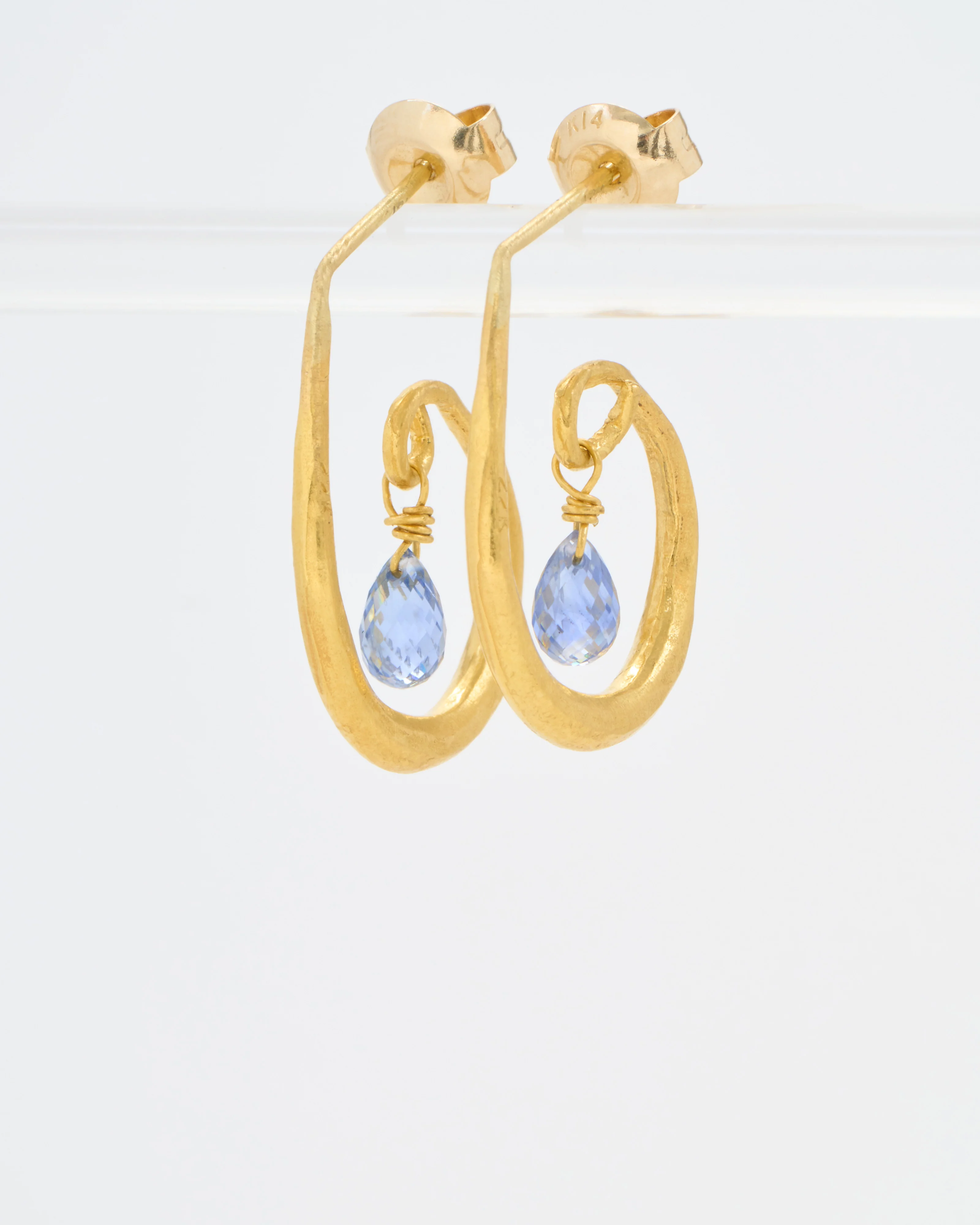 curly hoop with blue sapphire briolette drop - Image 3