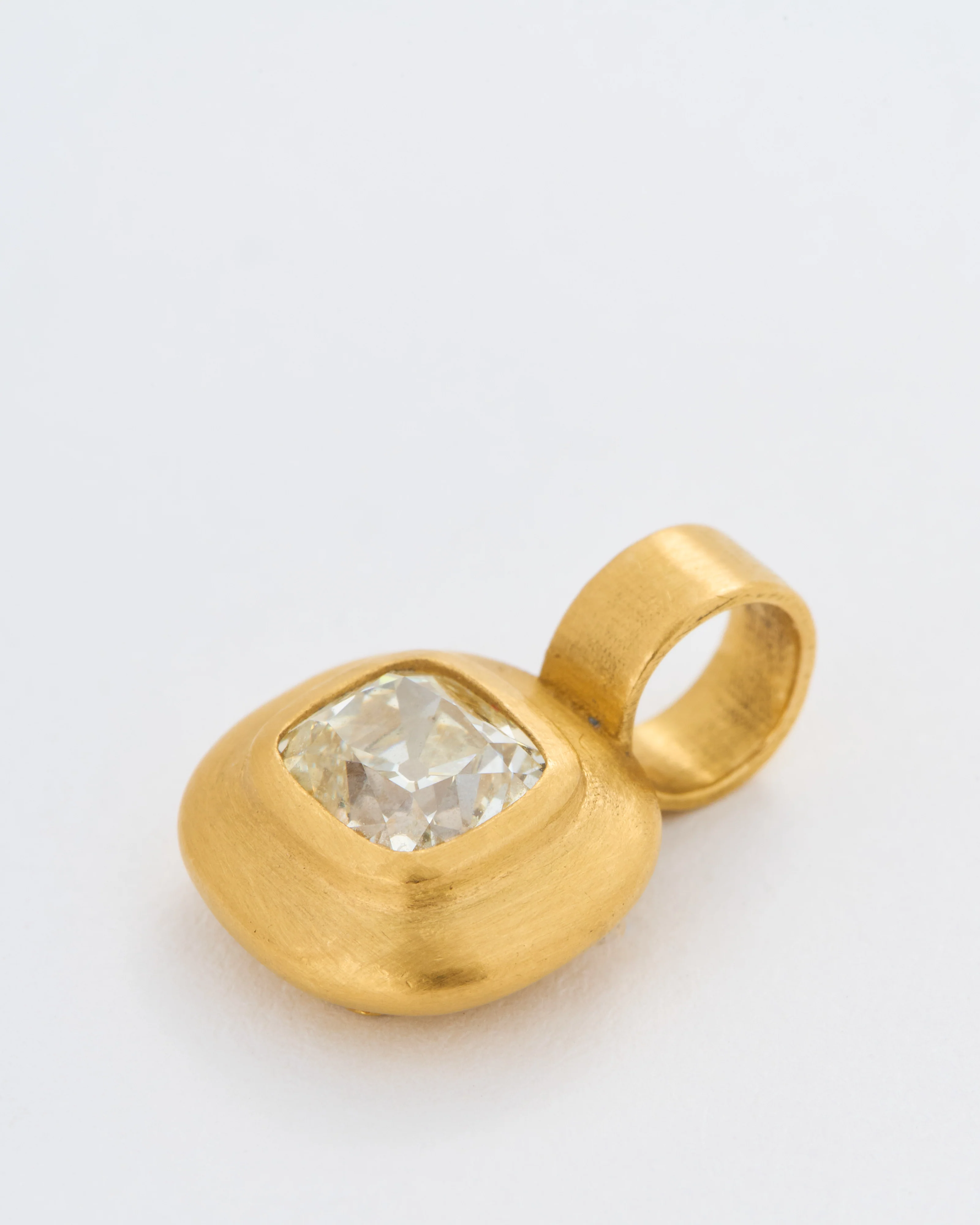 diamond greek inspired pendant - Image 3