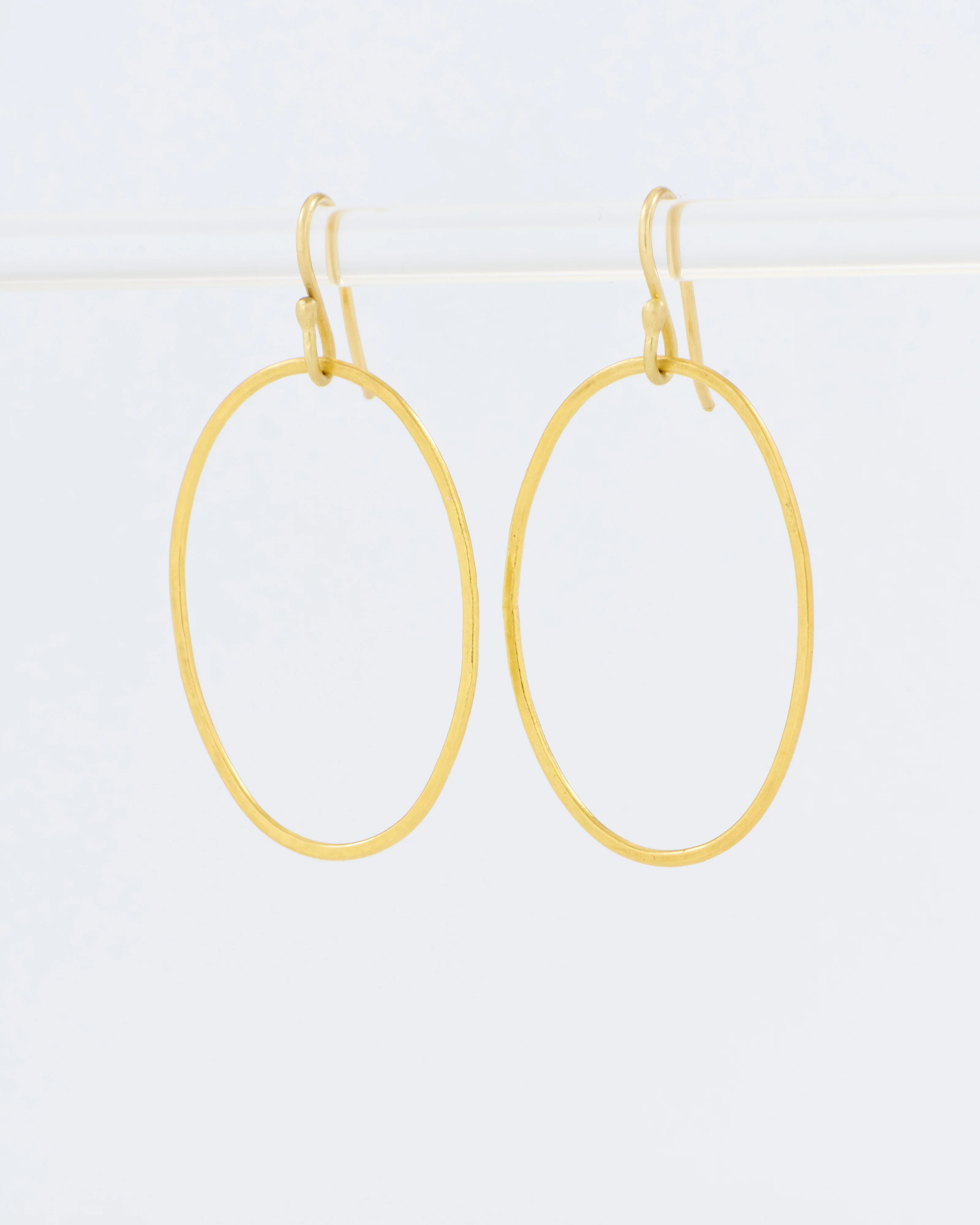 gold small oval forward facing hoops - Image 3