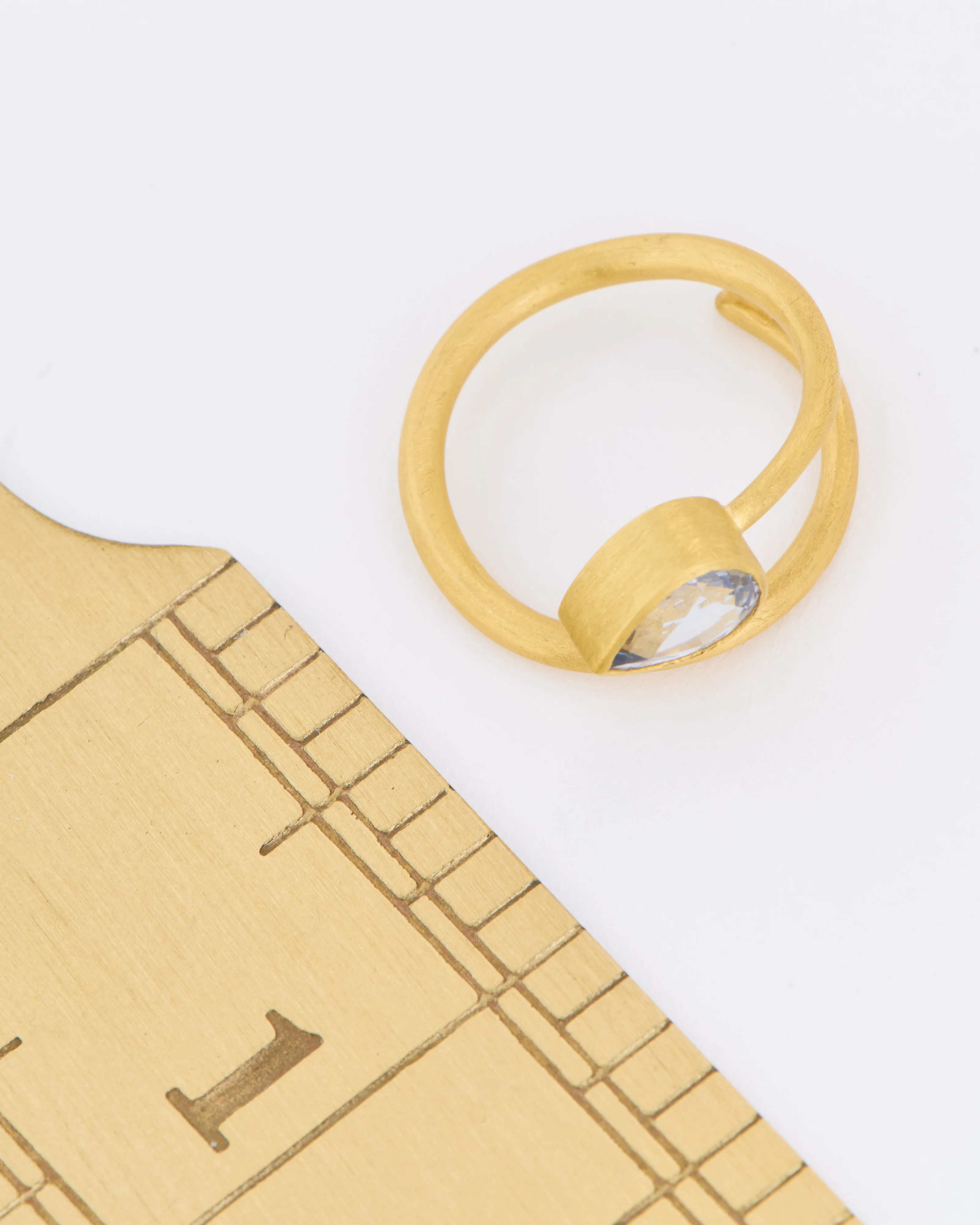 gold thick and thin wrap band w/ sapphire - Image 9