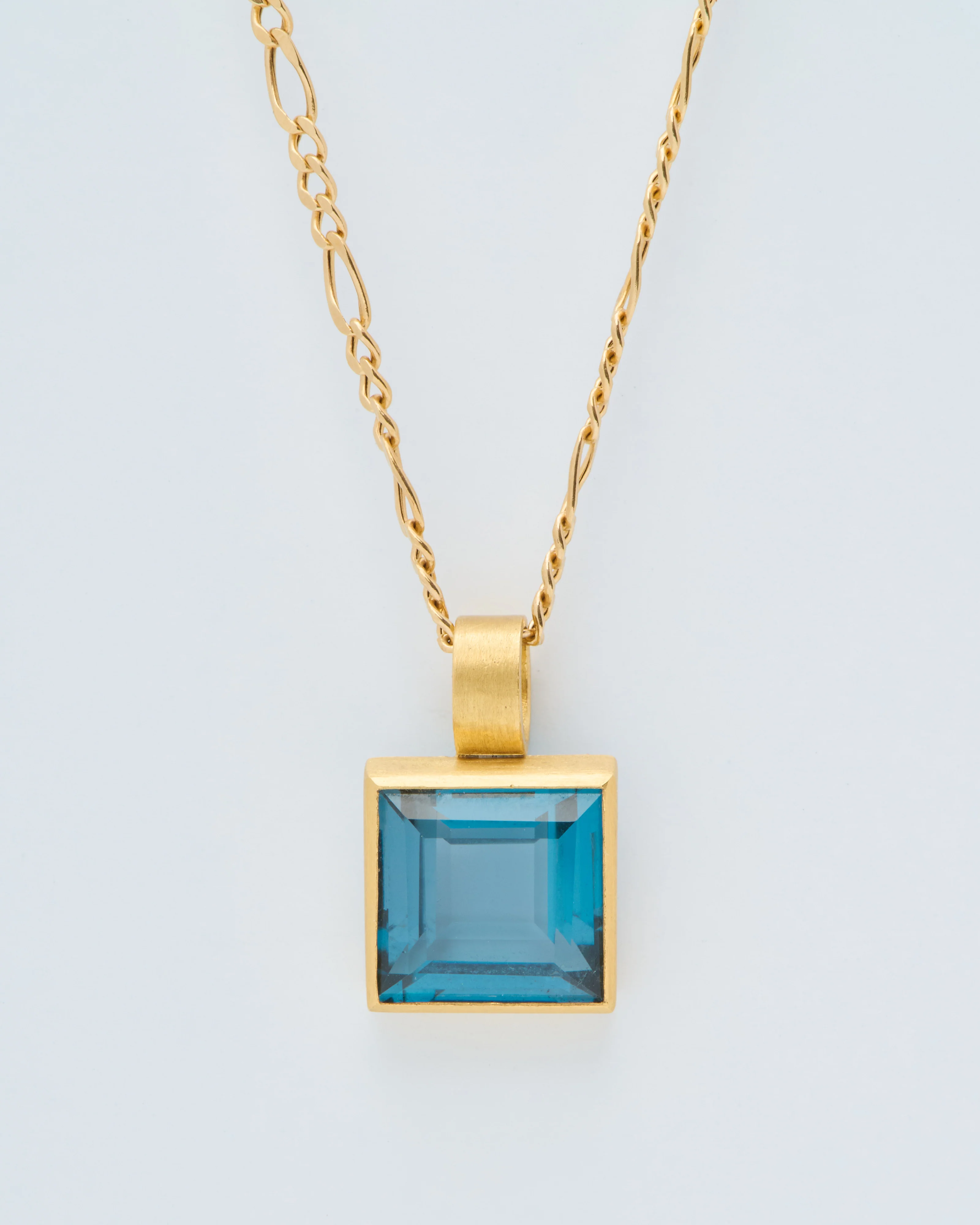 london blue topaz cube pendant - Image 2
