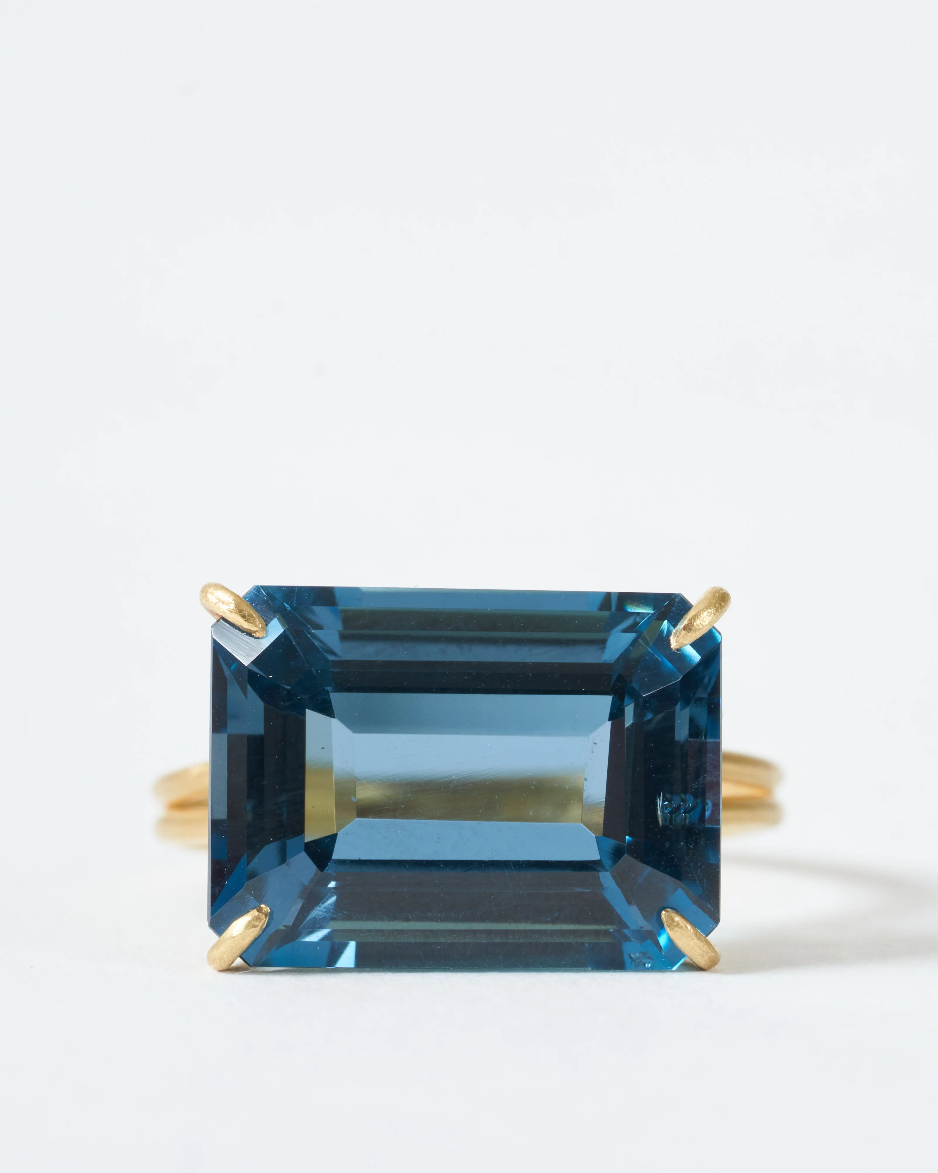 london blue topaz east/west ring - Image 3