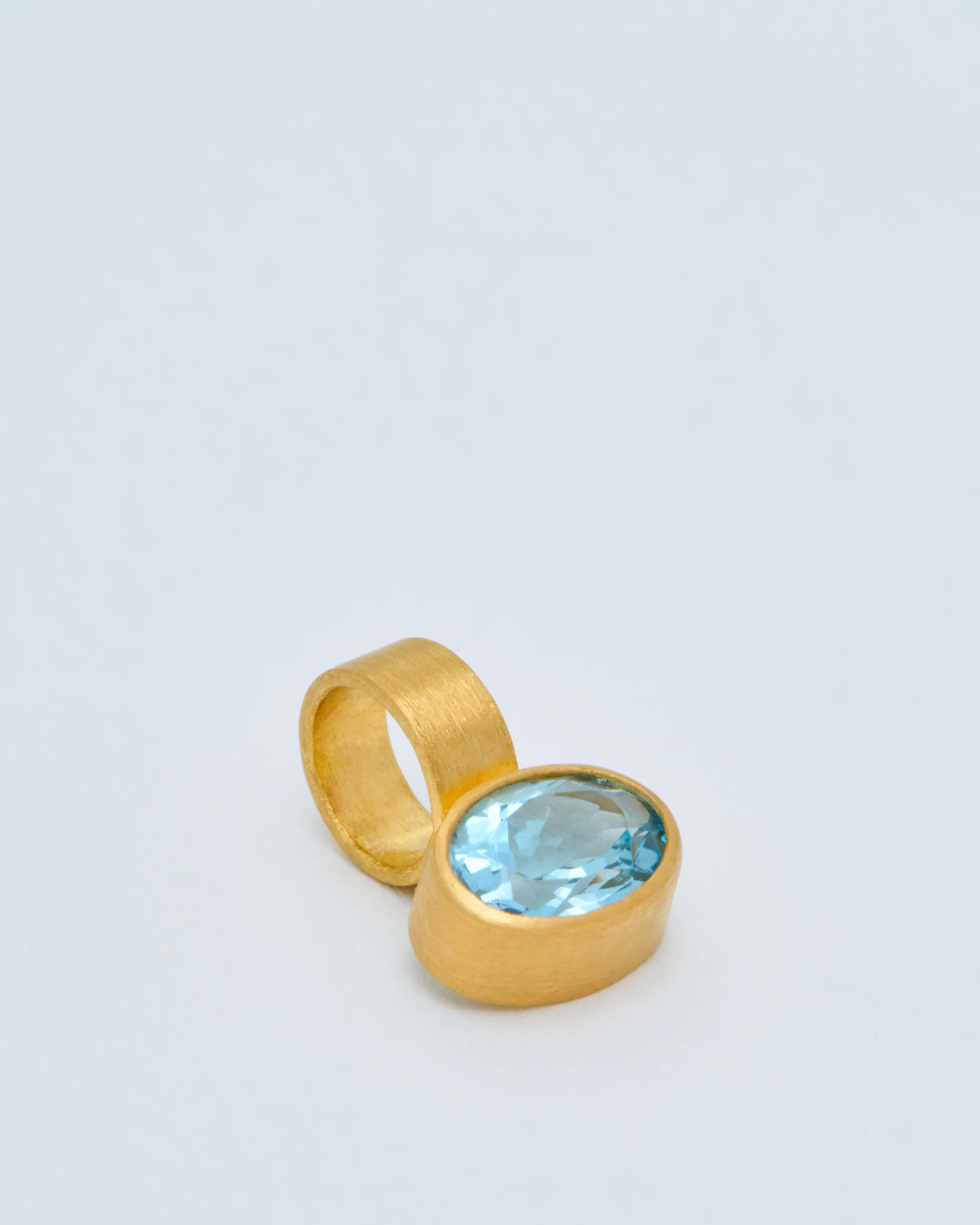 mini aqua oval gem pendnat - Image 3