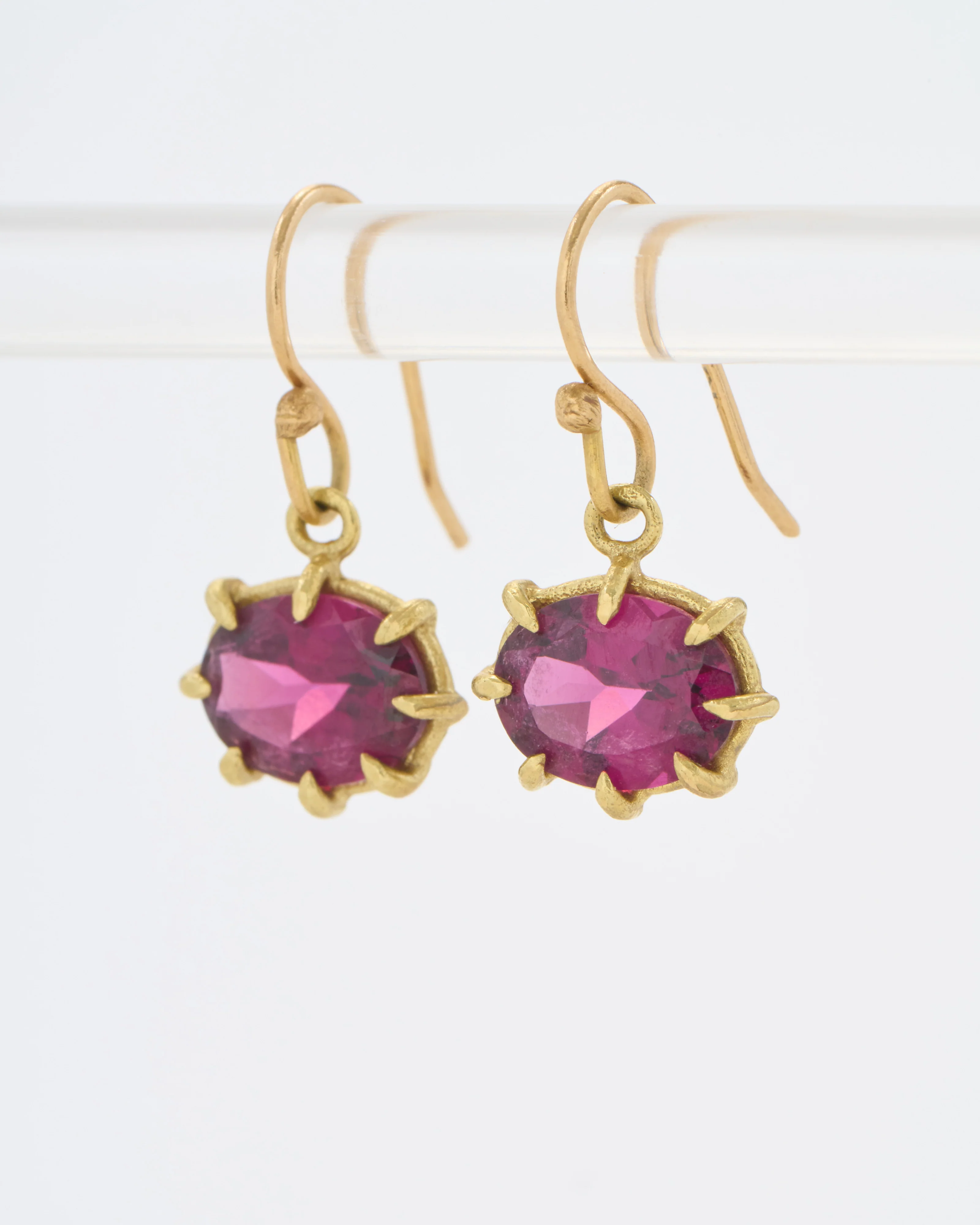 rhodolite garnet mini faceted oval drop earrings - Image 3