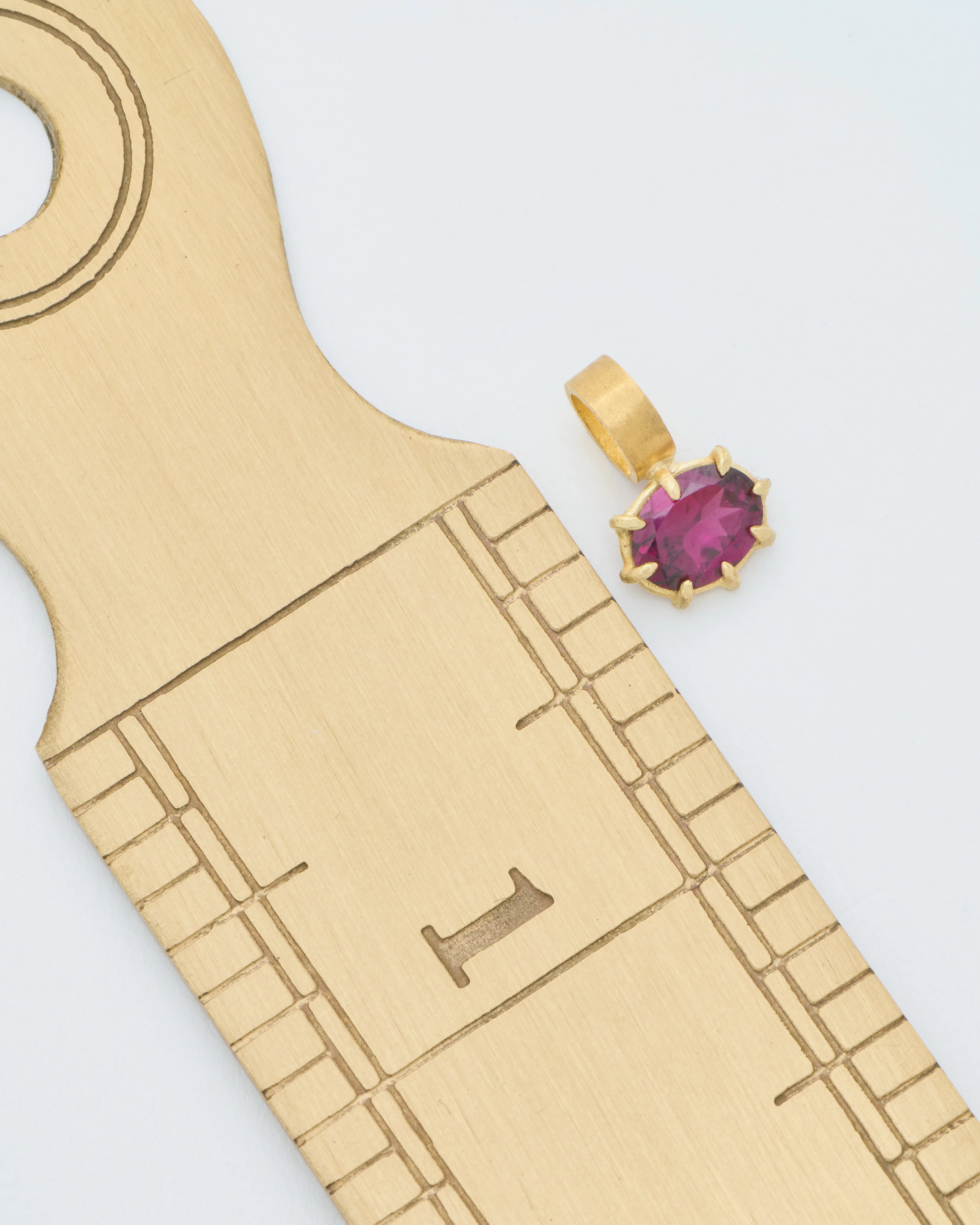 rhodolite garnet mini gem pendant - Image 7