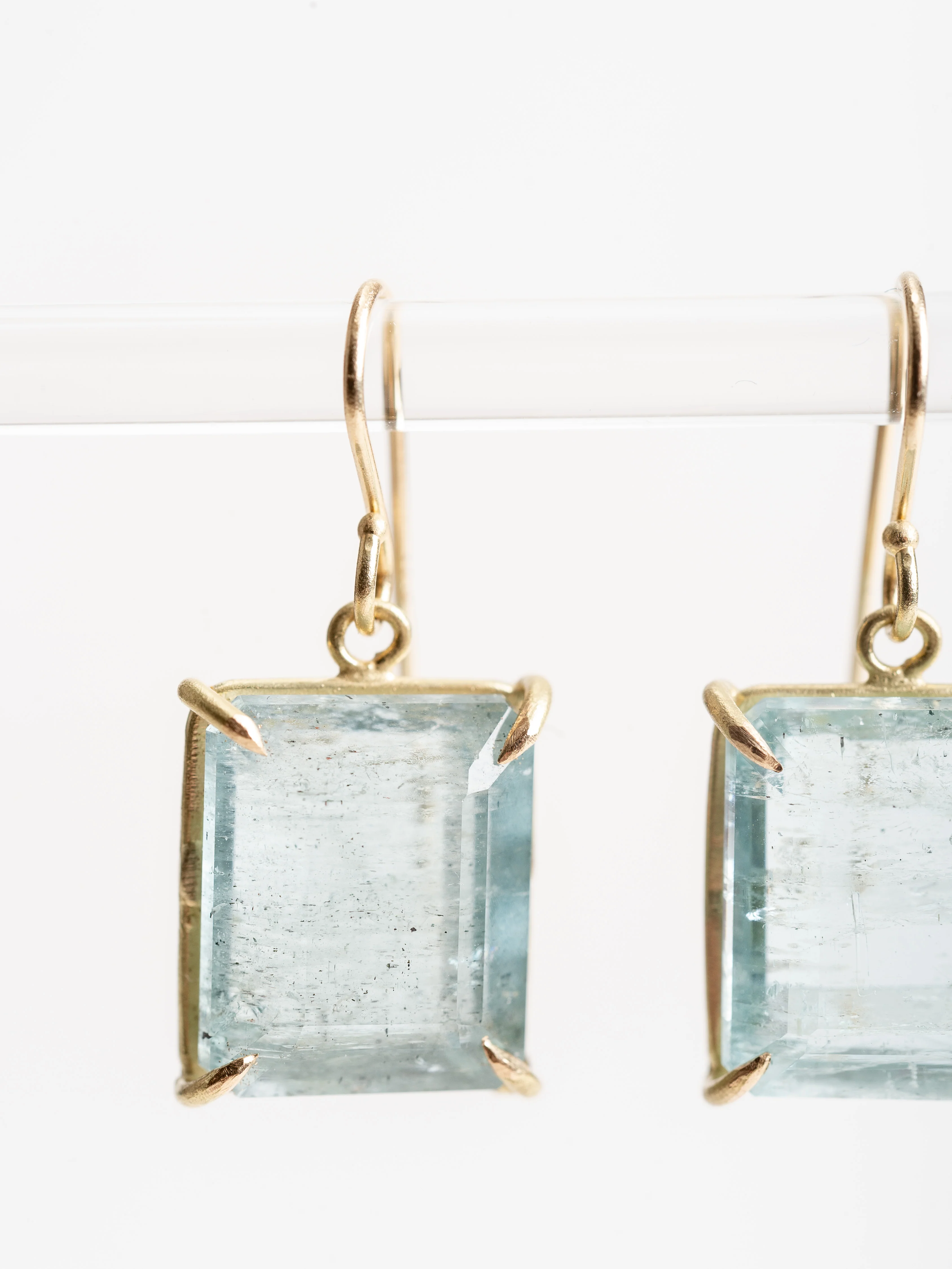 single moss aqua cube earrings - Image 3