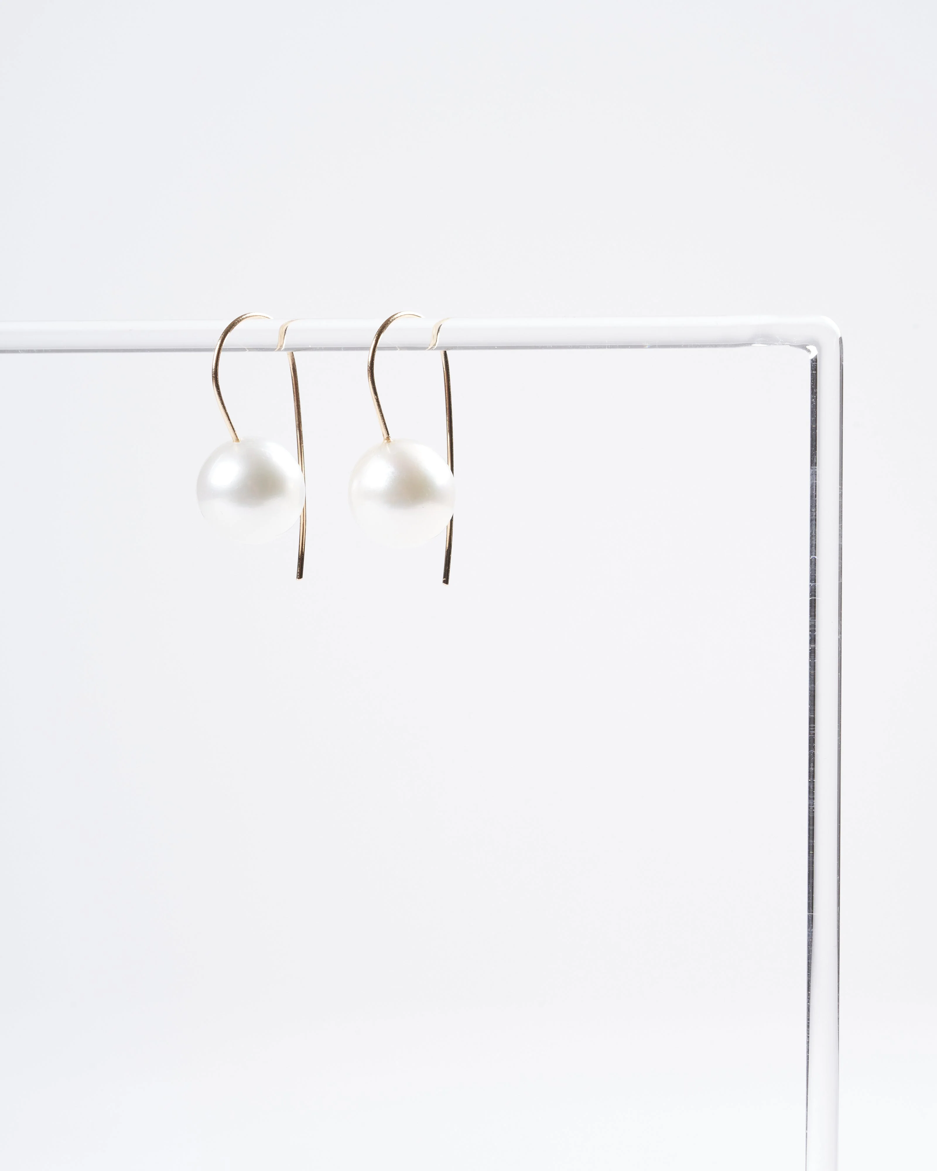 south sea pearl earrrings - pearl/ gold
