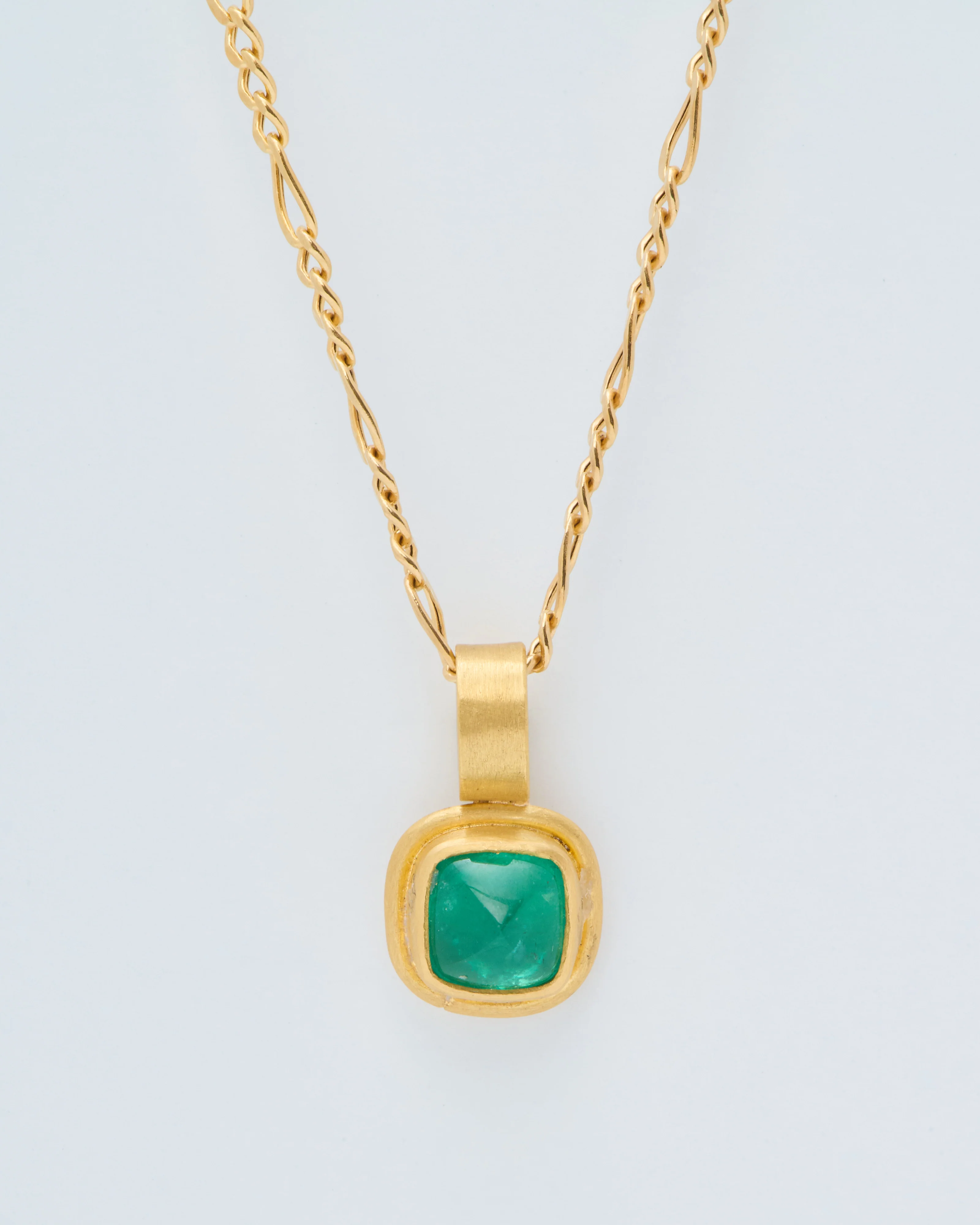 sugarloaf columbian cabochon emerald pendant - Image 2