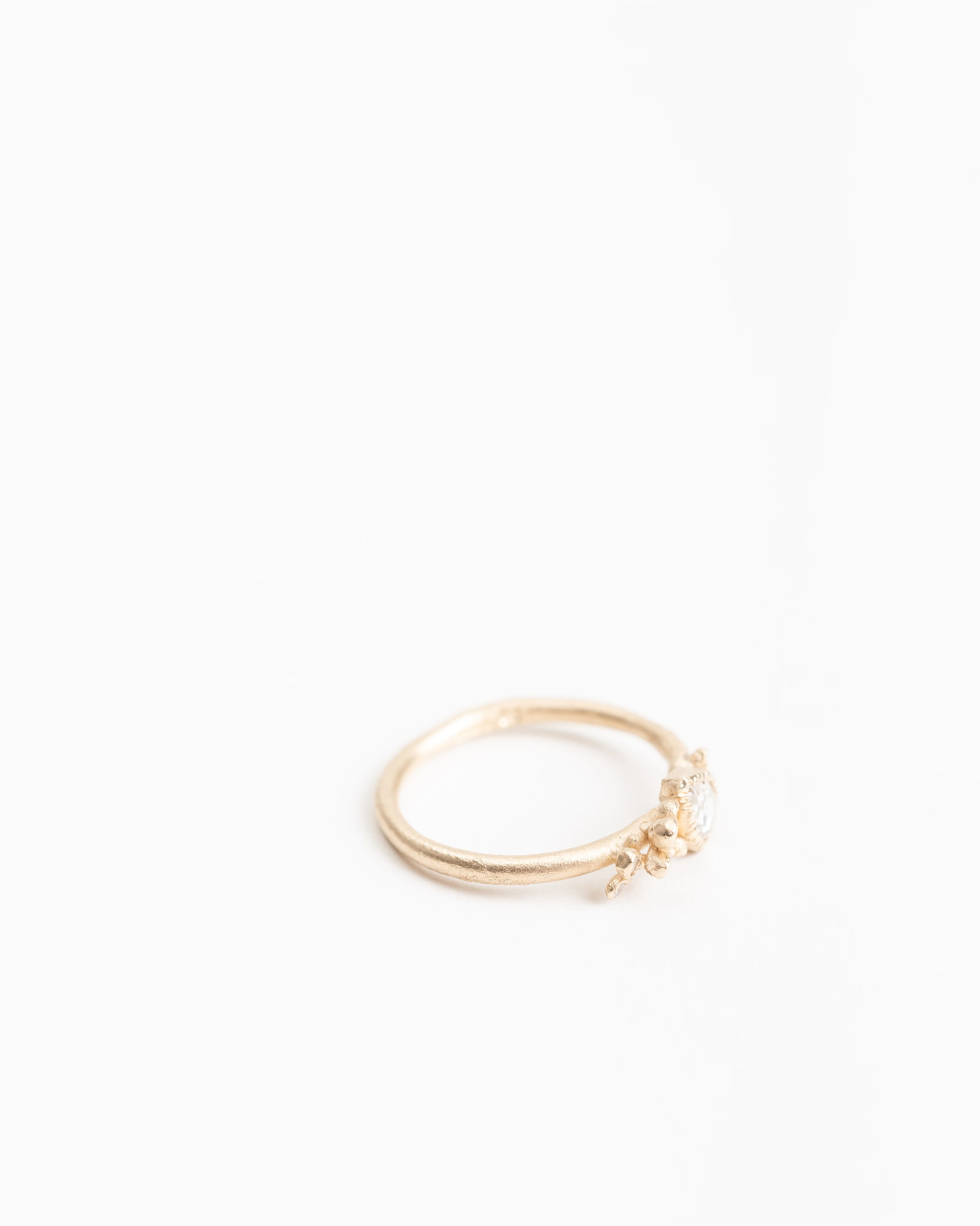pear shaped diamond ring w/ paisley detail - Image 2