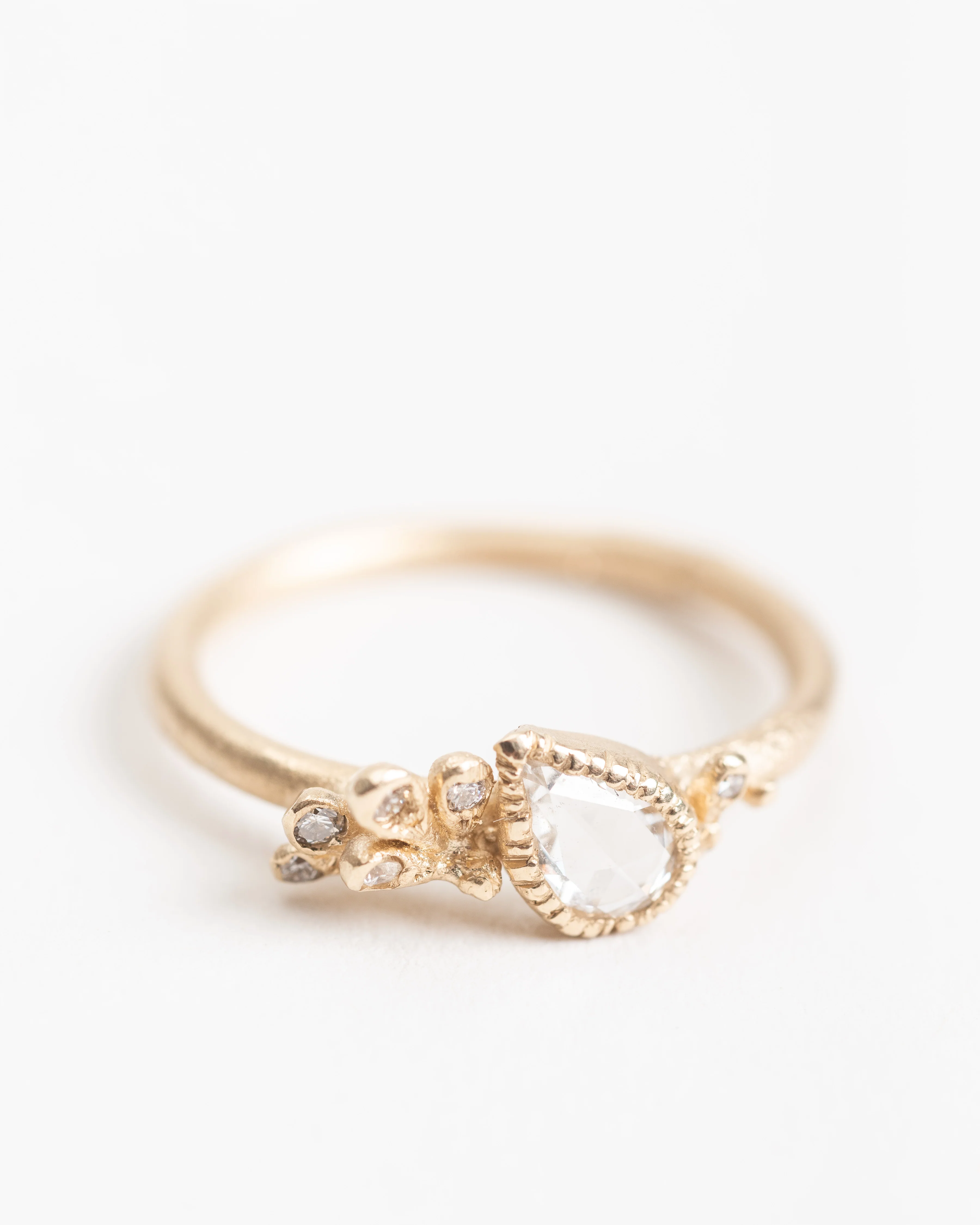 pear shaped diamond ring w/ paisley detail - Image 5